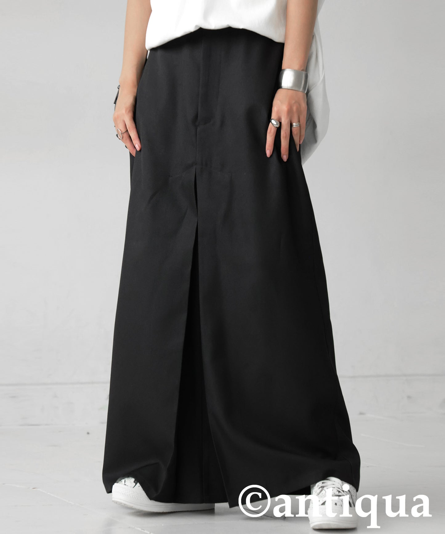 Ladies Center Slit Skirt