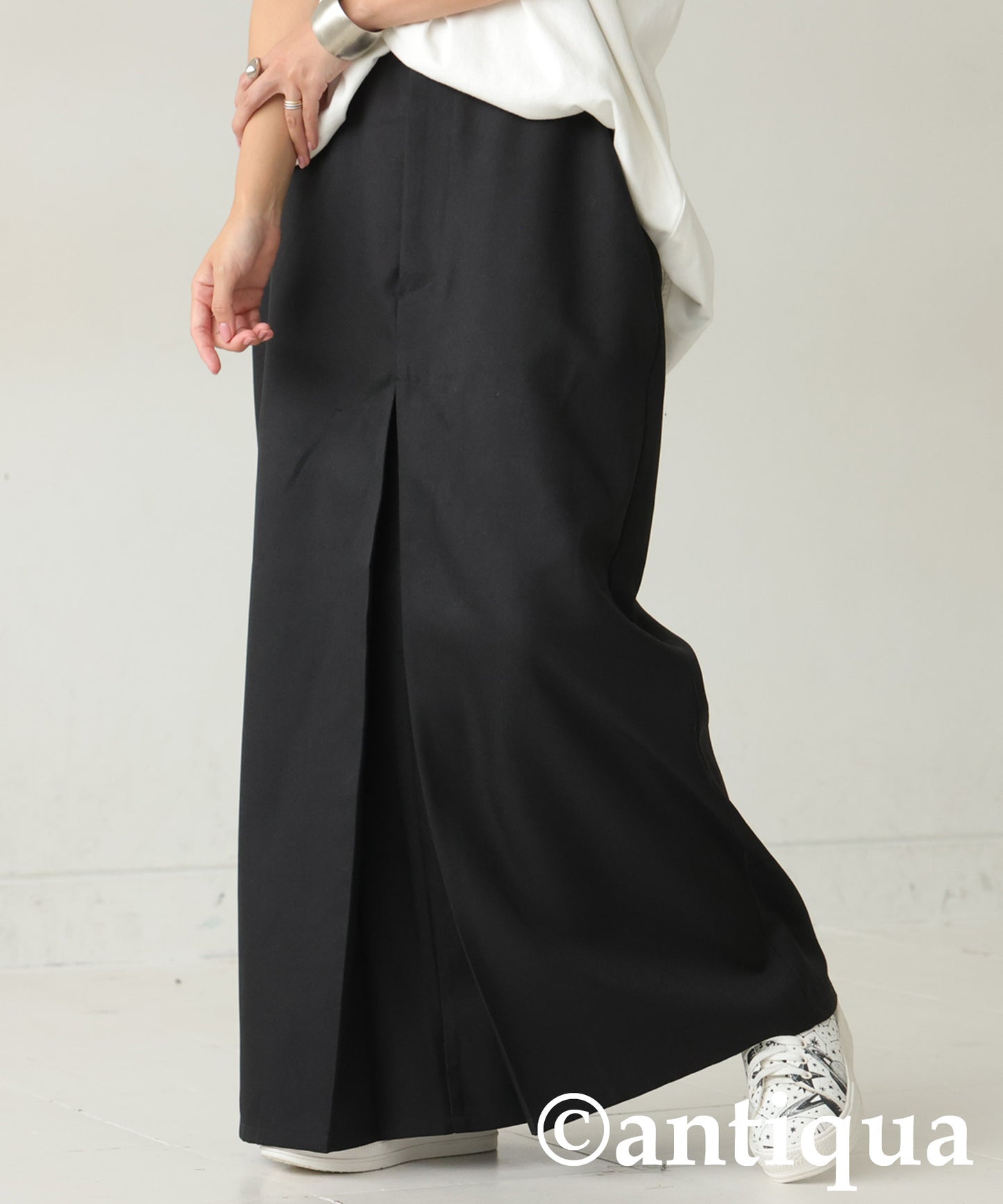 Ladies Center Slit Skirt