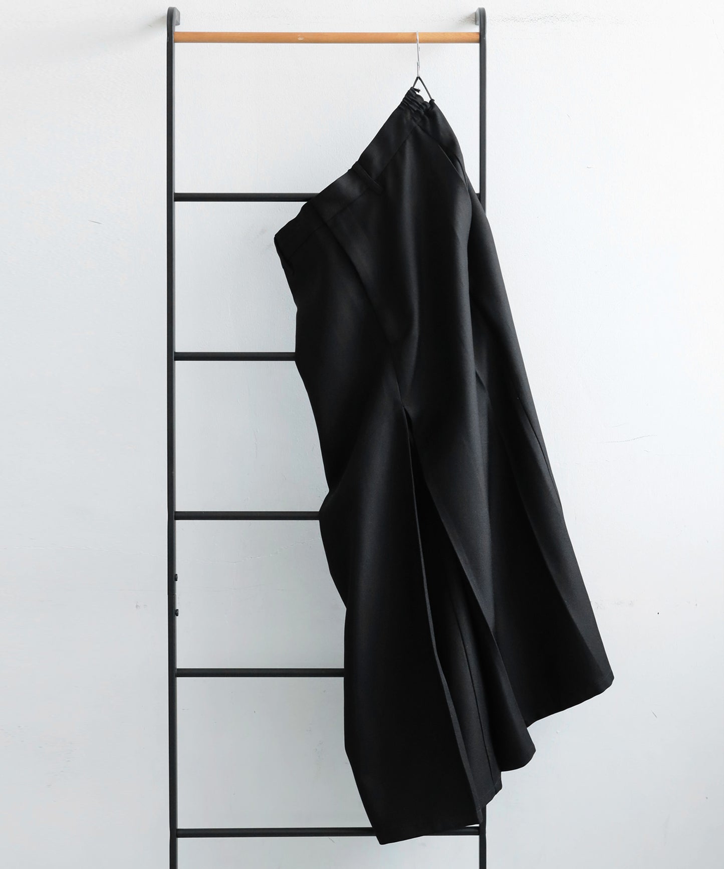 Ladies Center Slit Skirt