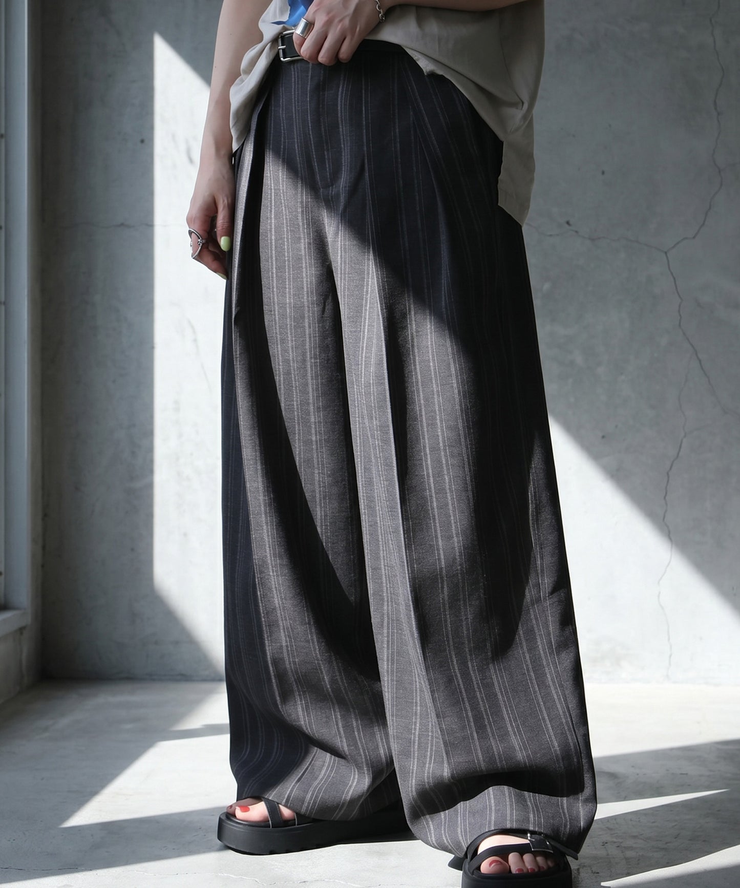 Striped Wide-Leg Pants With Pleats Ladies