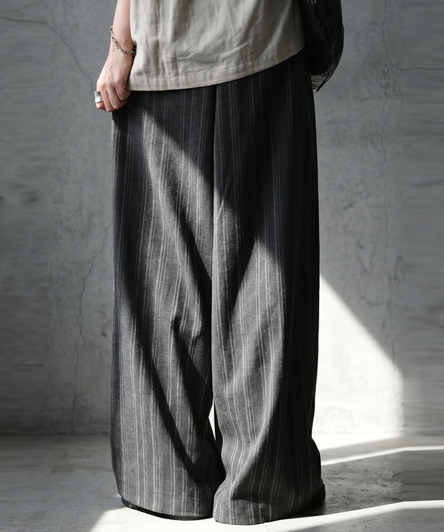 Striped Wide-Leg Pants With Pleats Ladies