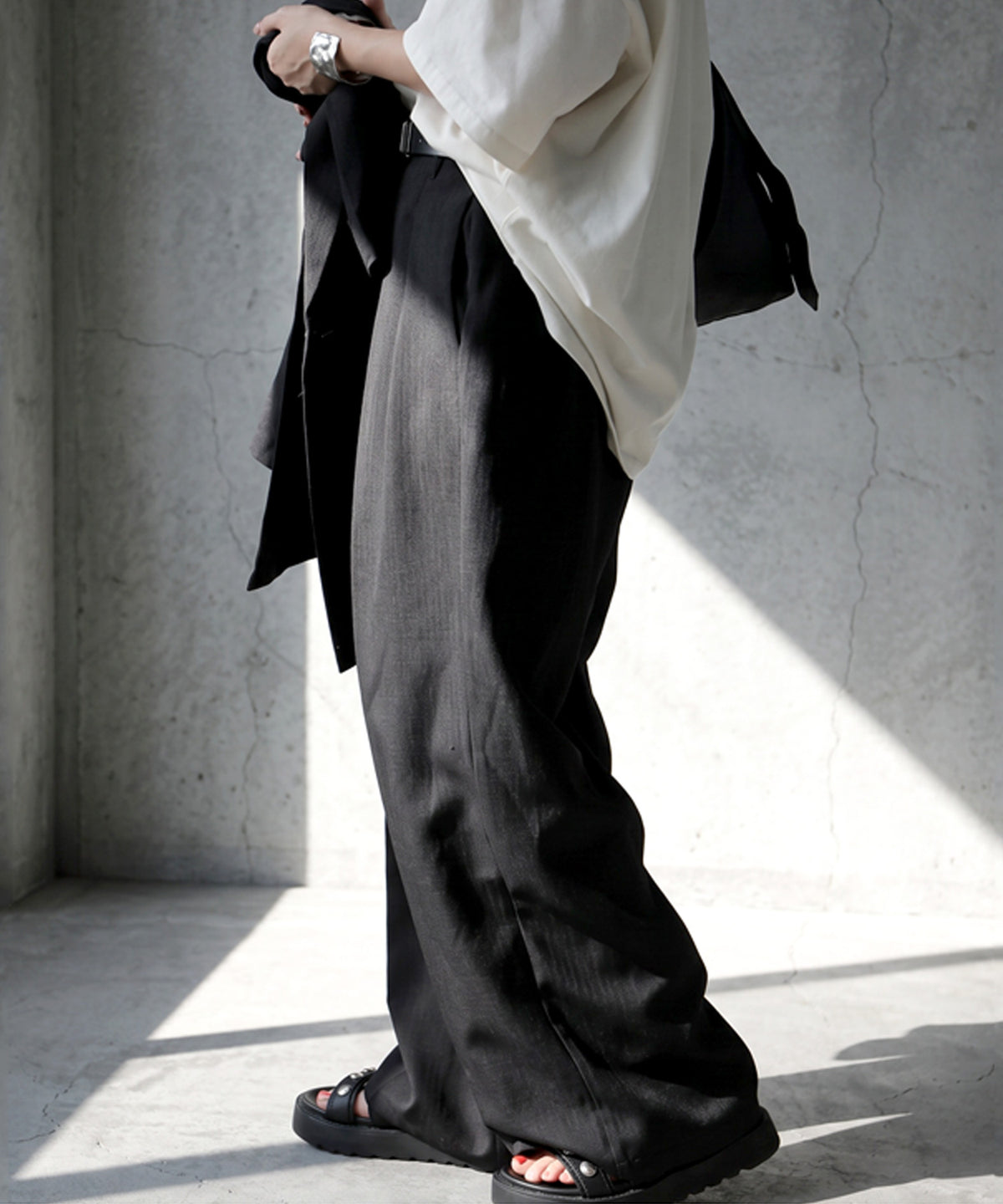 Center-Pleated Wide-Leg Pants Ladies
