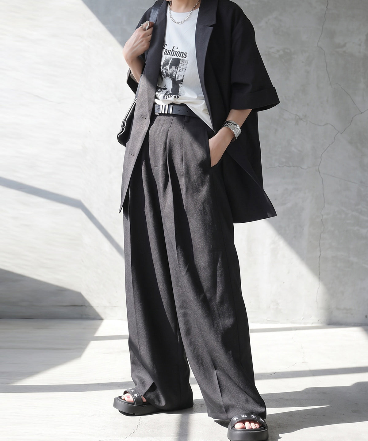 Center-Pleated Wide-Leg Pants Ladies