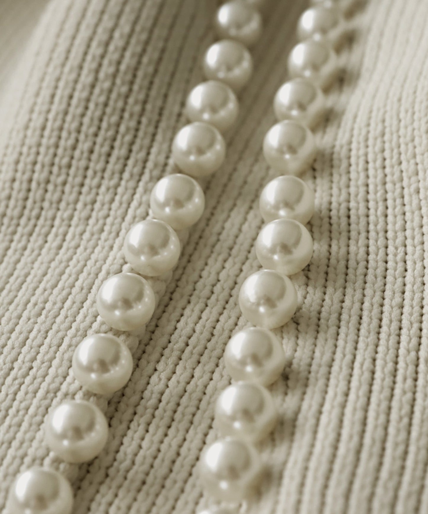 Ladies Cardigan with fake pearls beads