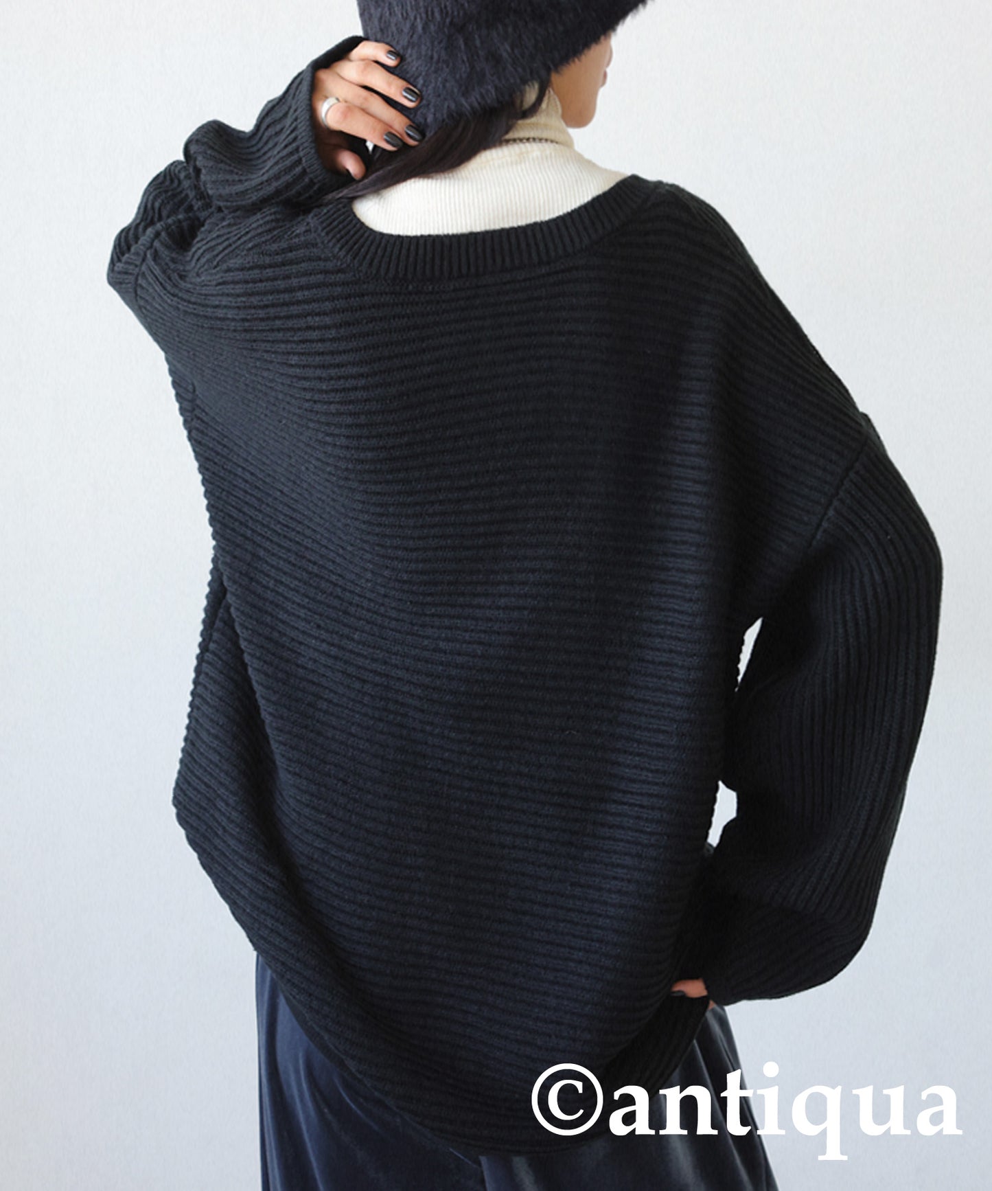 Deep neck knit Ladies