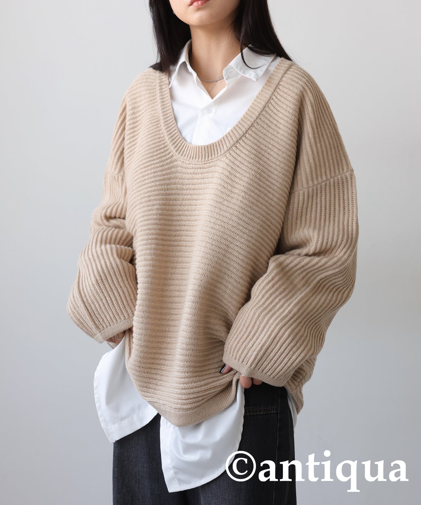 Deep neck knit Ladies