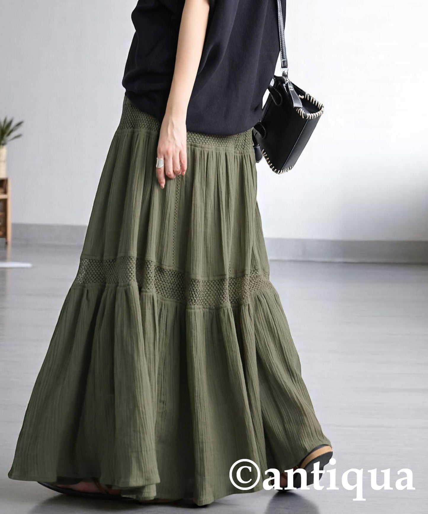 Ladies Lace Tiered Skirt