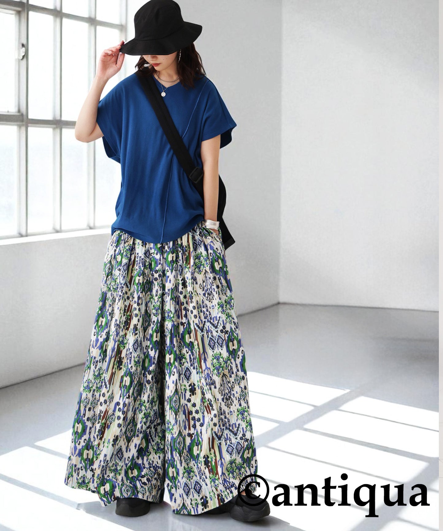 Ladies All-Over Print Tuck Wide Pants
