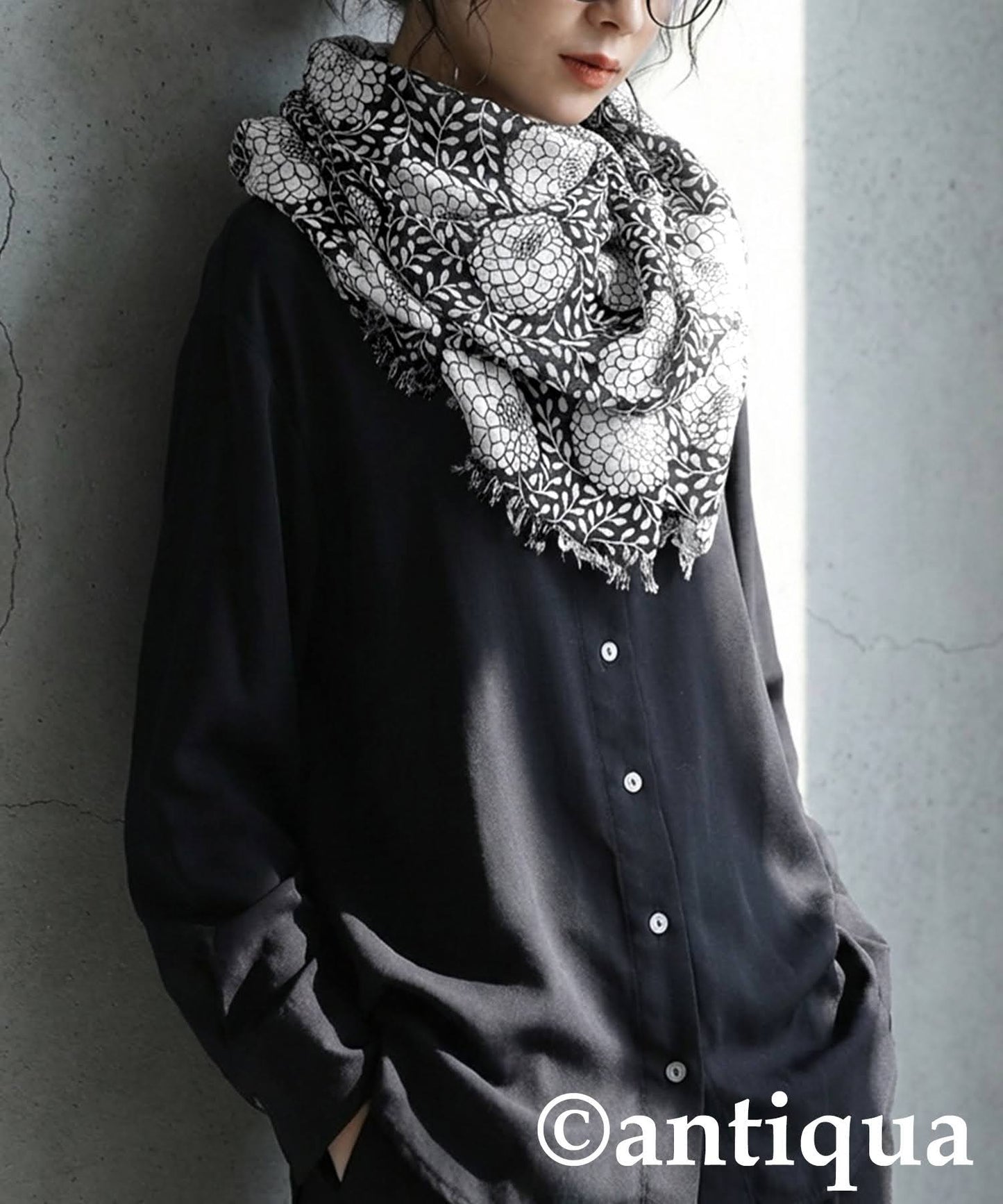 Monochrome Flower Stole Ladies
