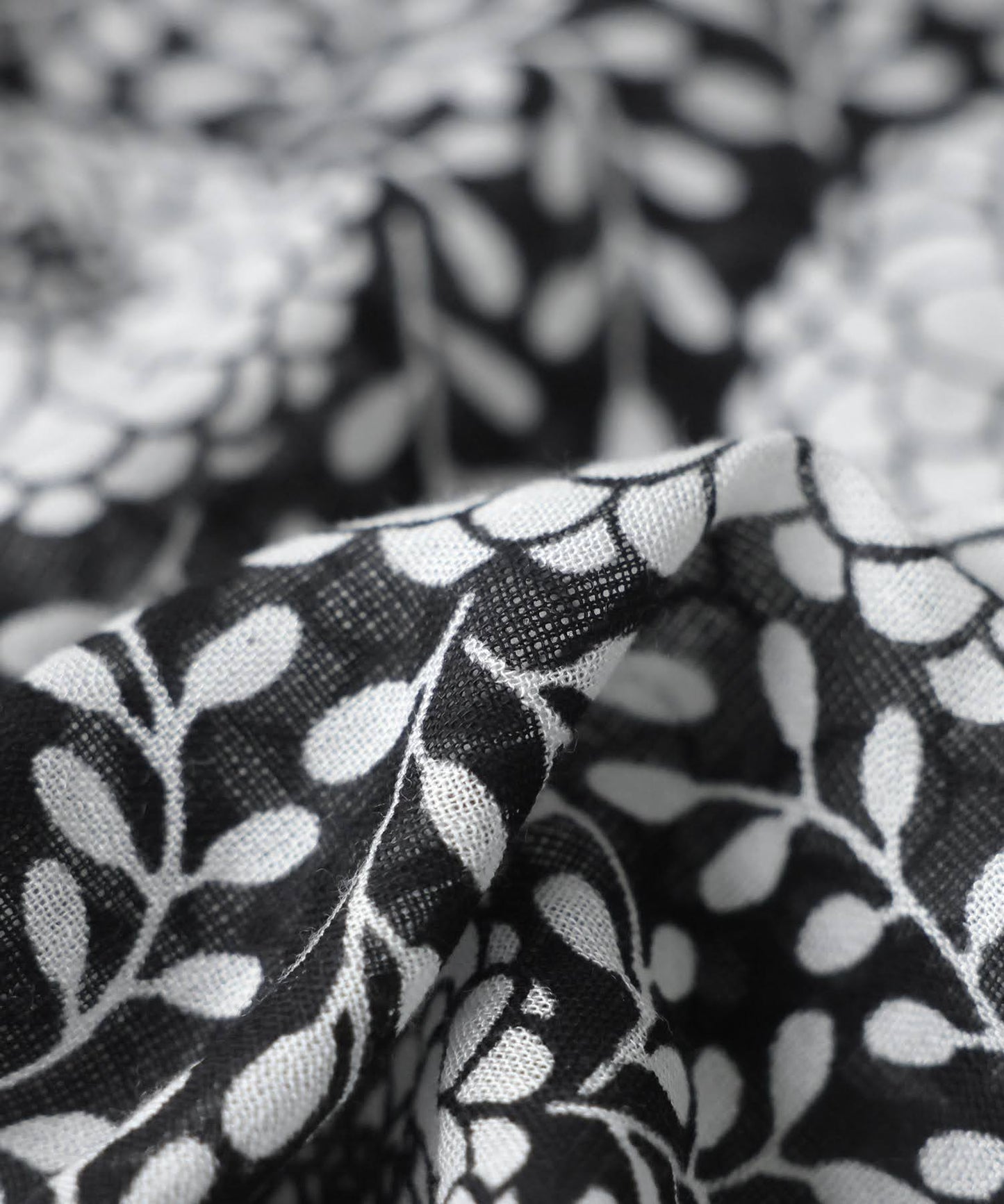 Monochrome Flower Stole Ladies