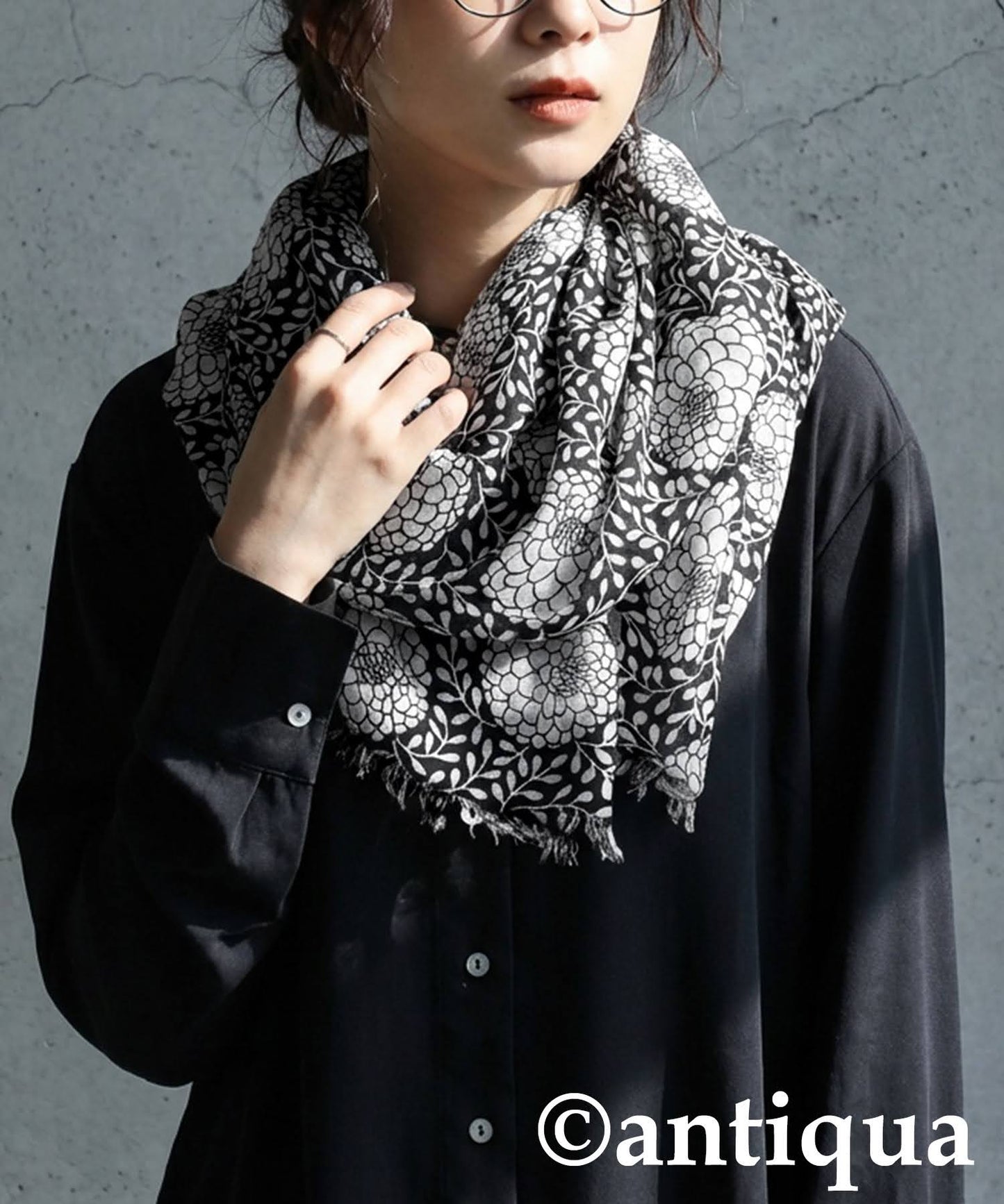 Monochrome Flower Stole Ladies