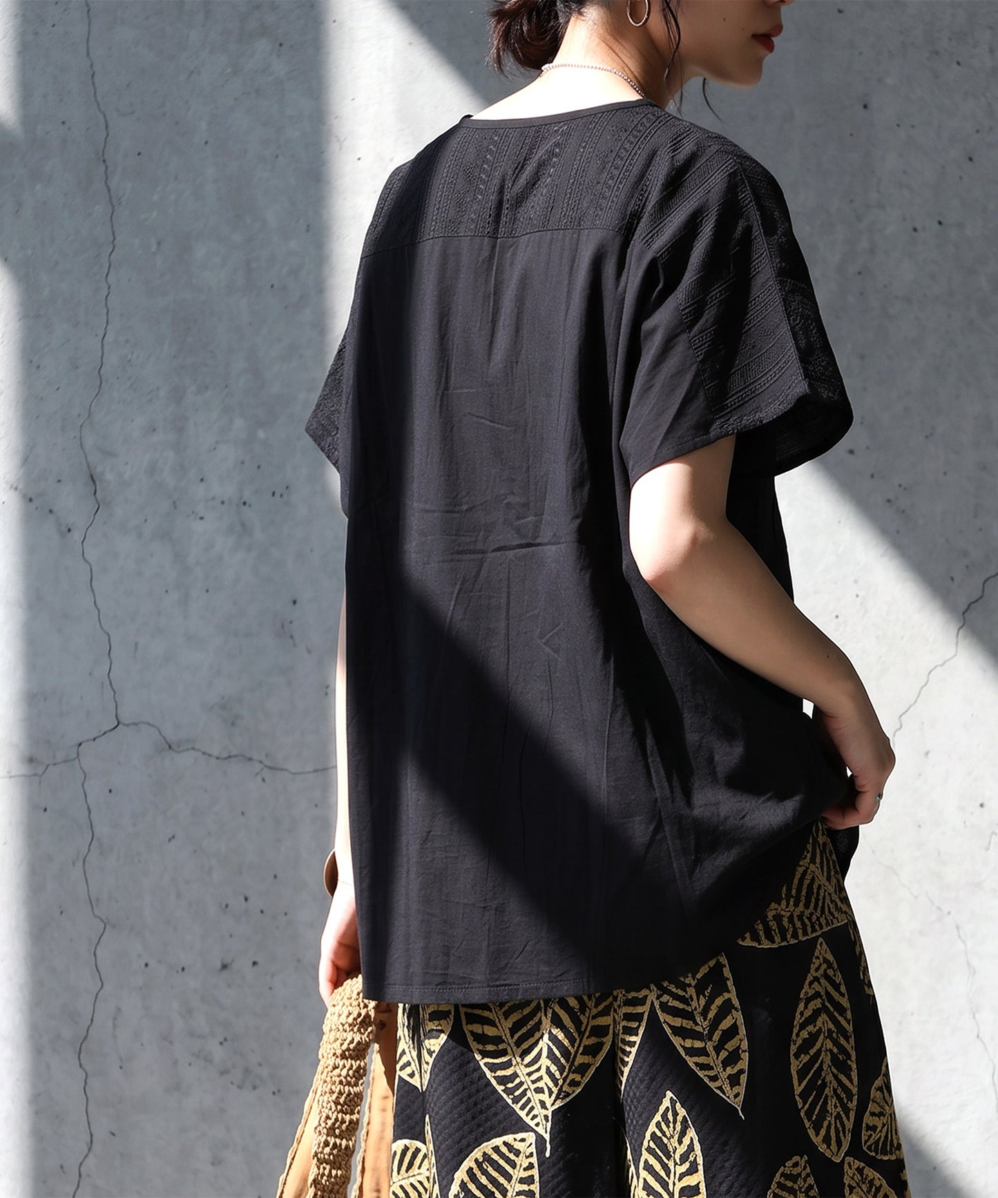 100% Cotton.Keyhole Neckline Blouse Ladies