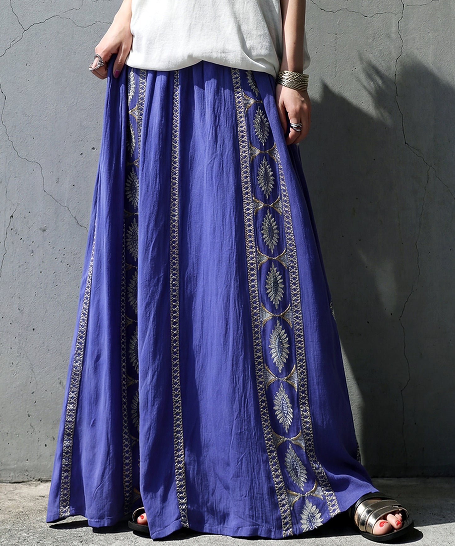 Embroidered Flared Long Skirt Ladies