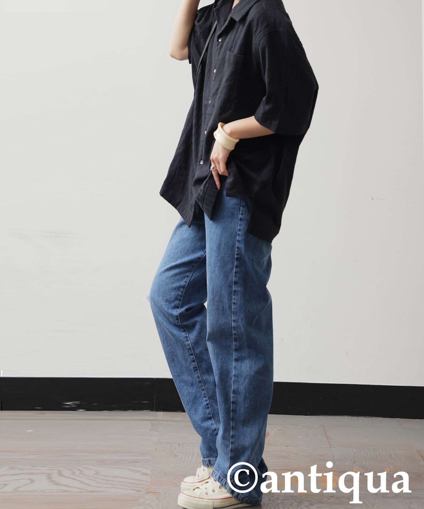 Ladies Crepe Dobby Open-Collar Shirt