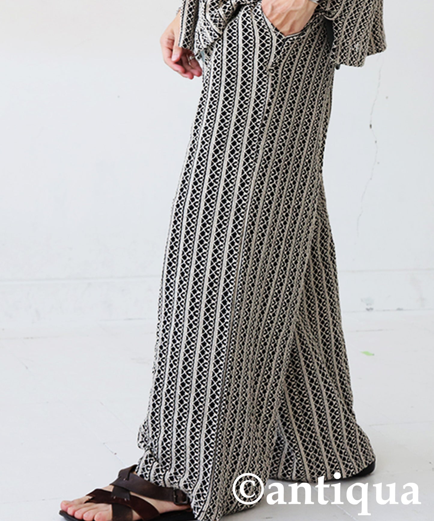 Men’s Full Lace Tucked Wide Pants