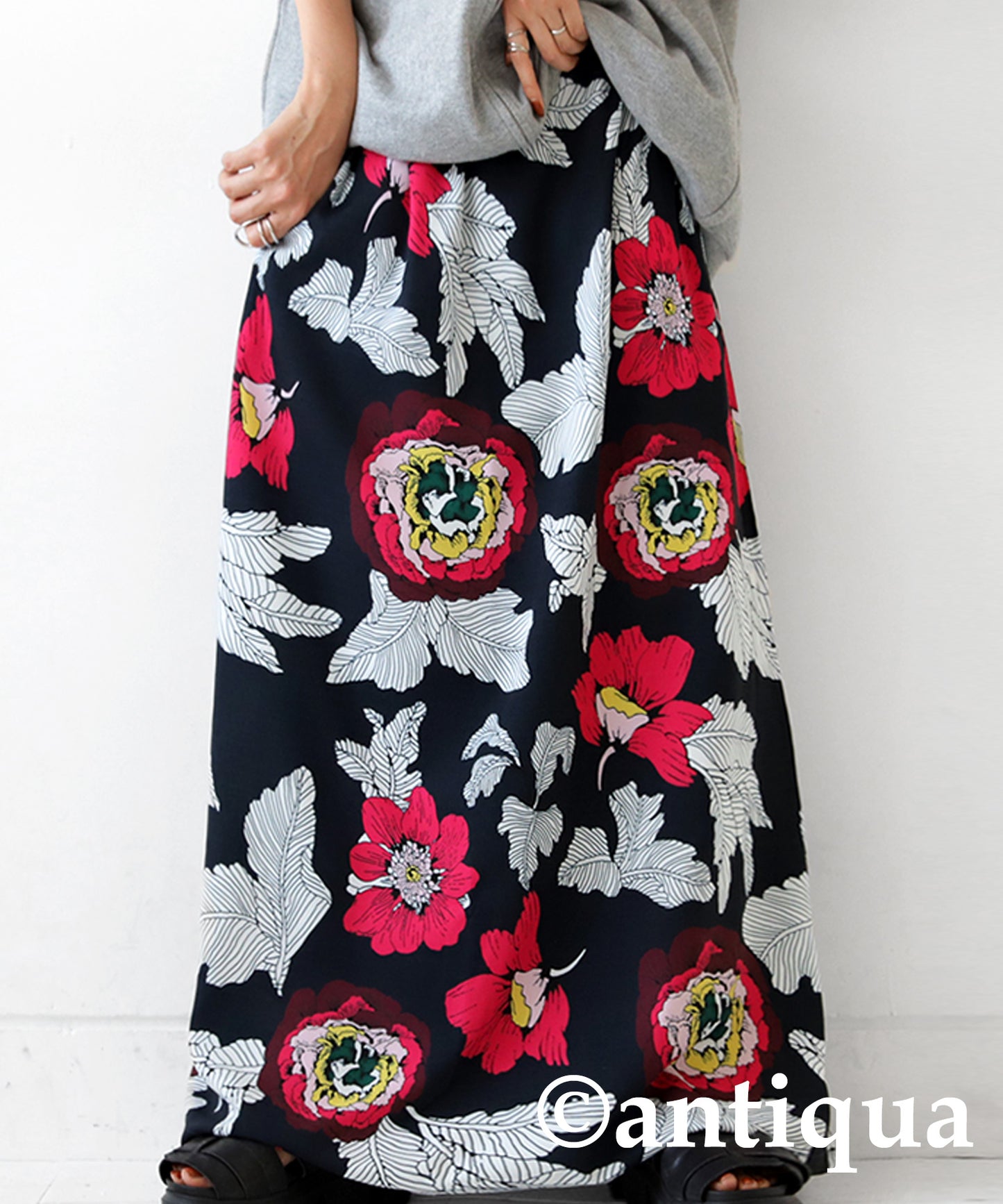 Retro and flower pattern Ladies long skirt