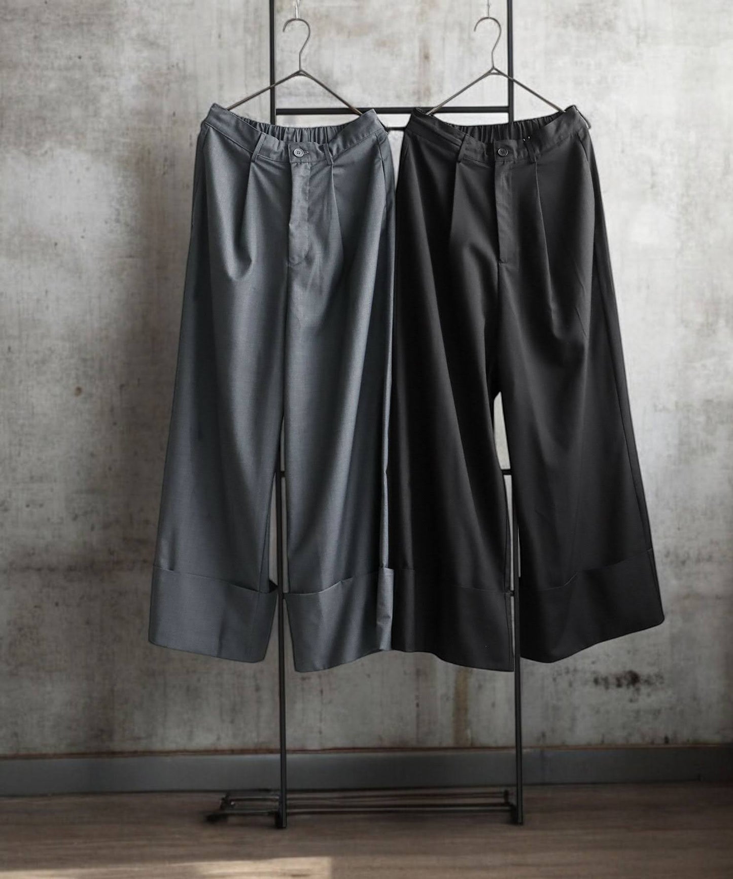 KYO Ladies Wide Tuck Design Pants