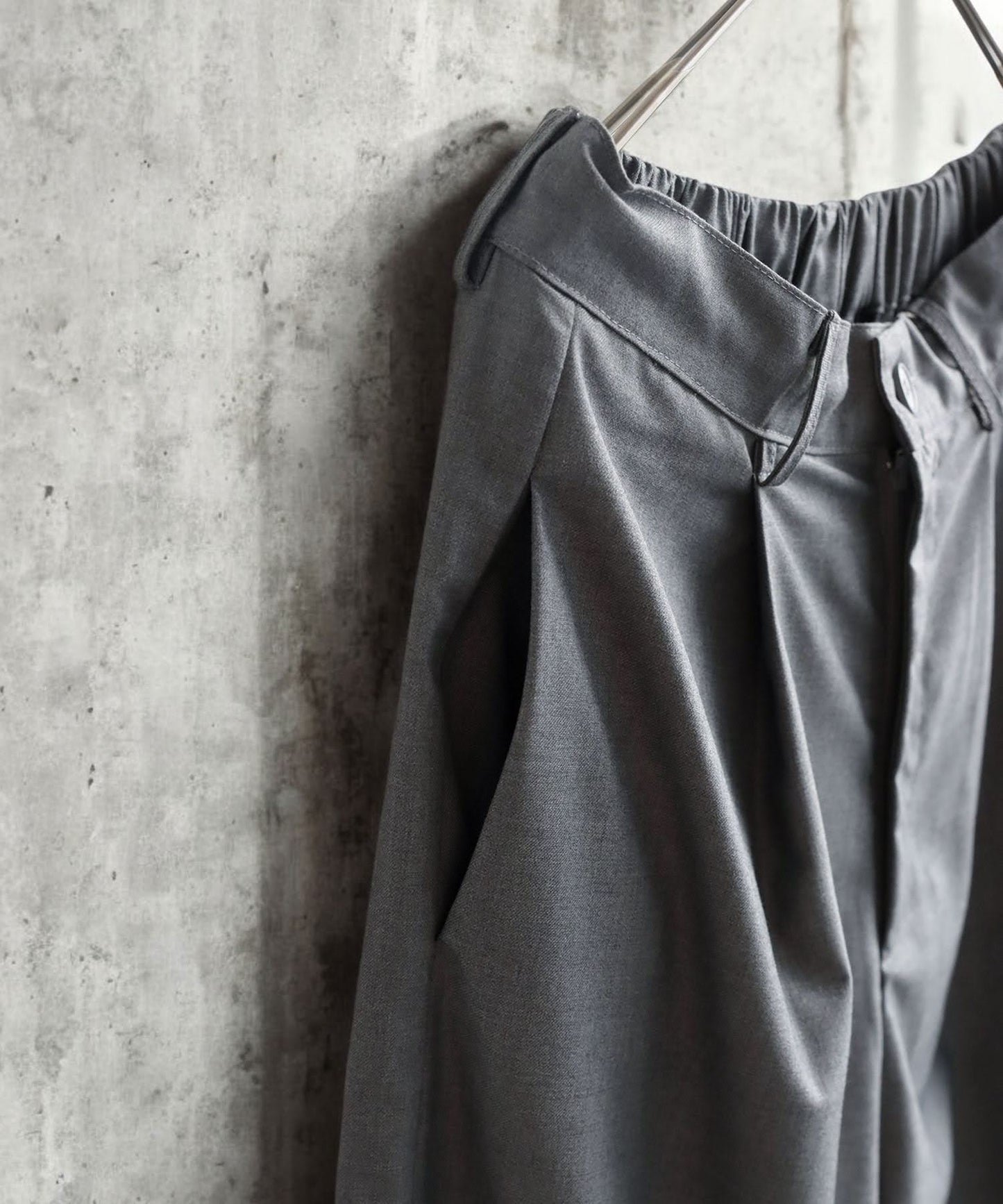 KYO Ladies Wide Tuck Design Pants