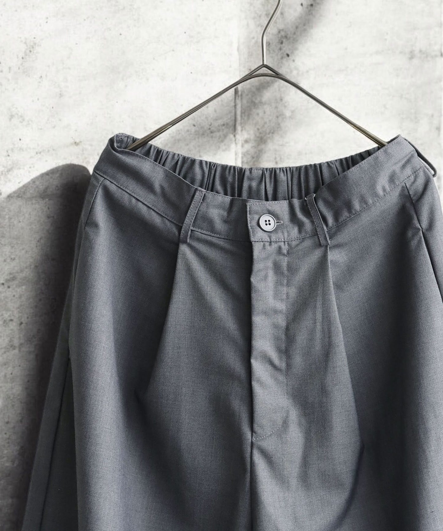 KYO Ladies Wide Tuck Design Pants