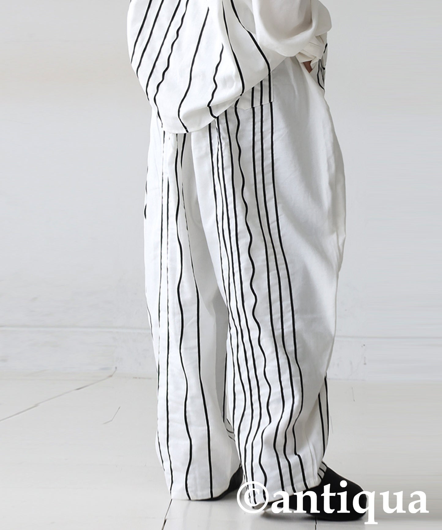 KYO Cord Embroidered Balloon Pants Ladies