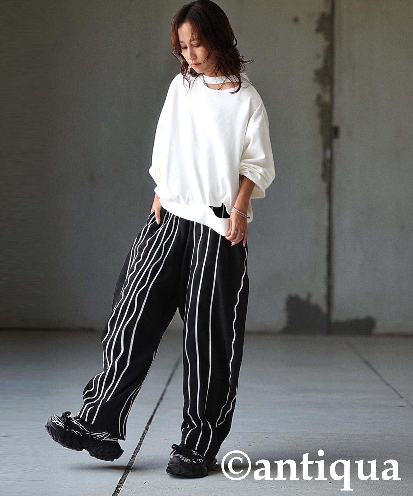 KYO Cord Embroidered Balloon Pants Ladies