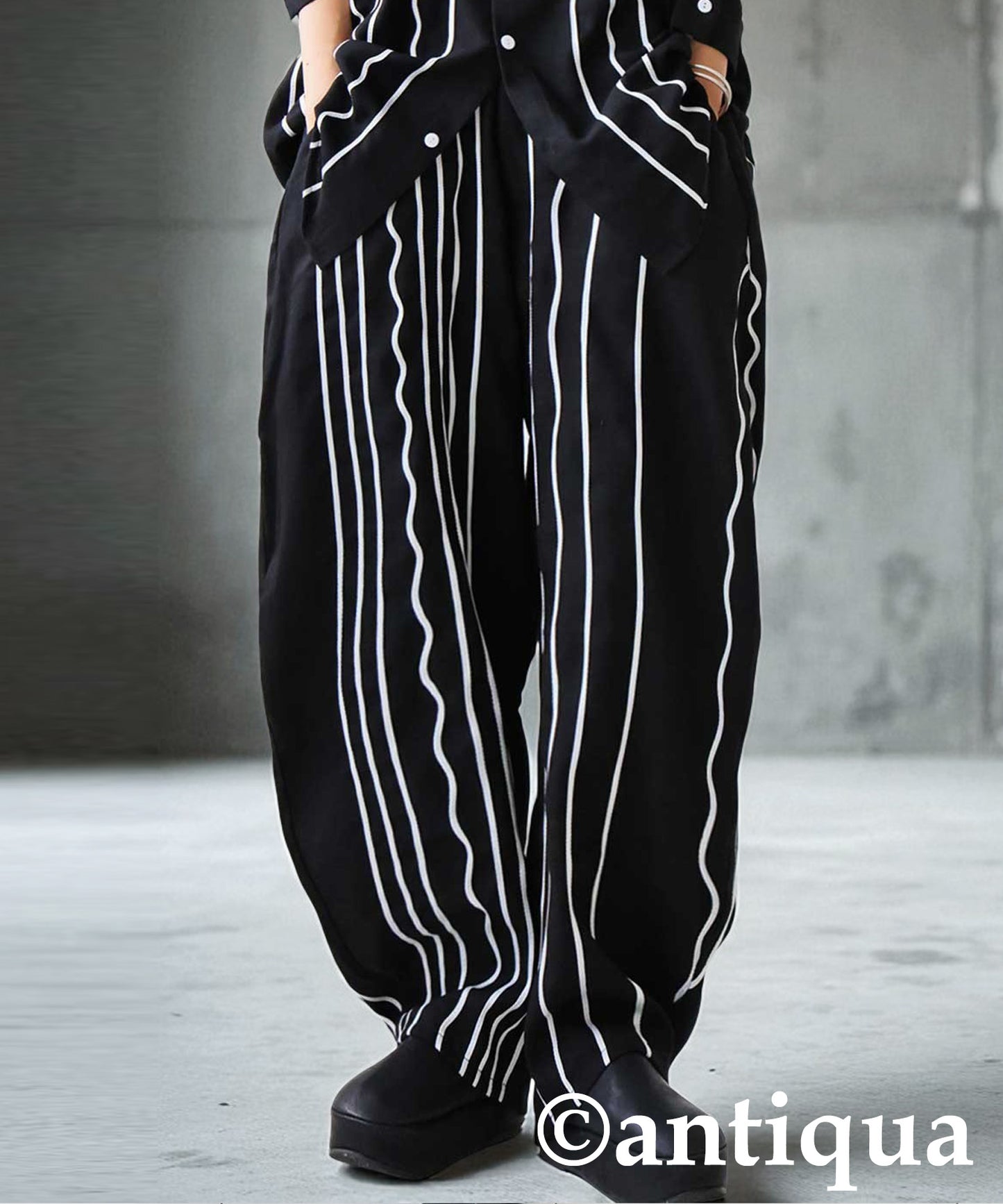 KYO Cord Embroidered Balloon Pants Ladies