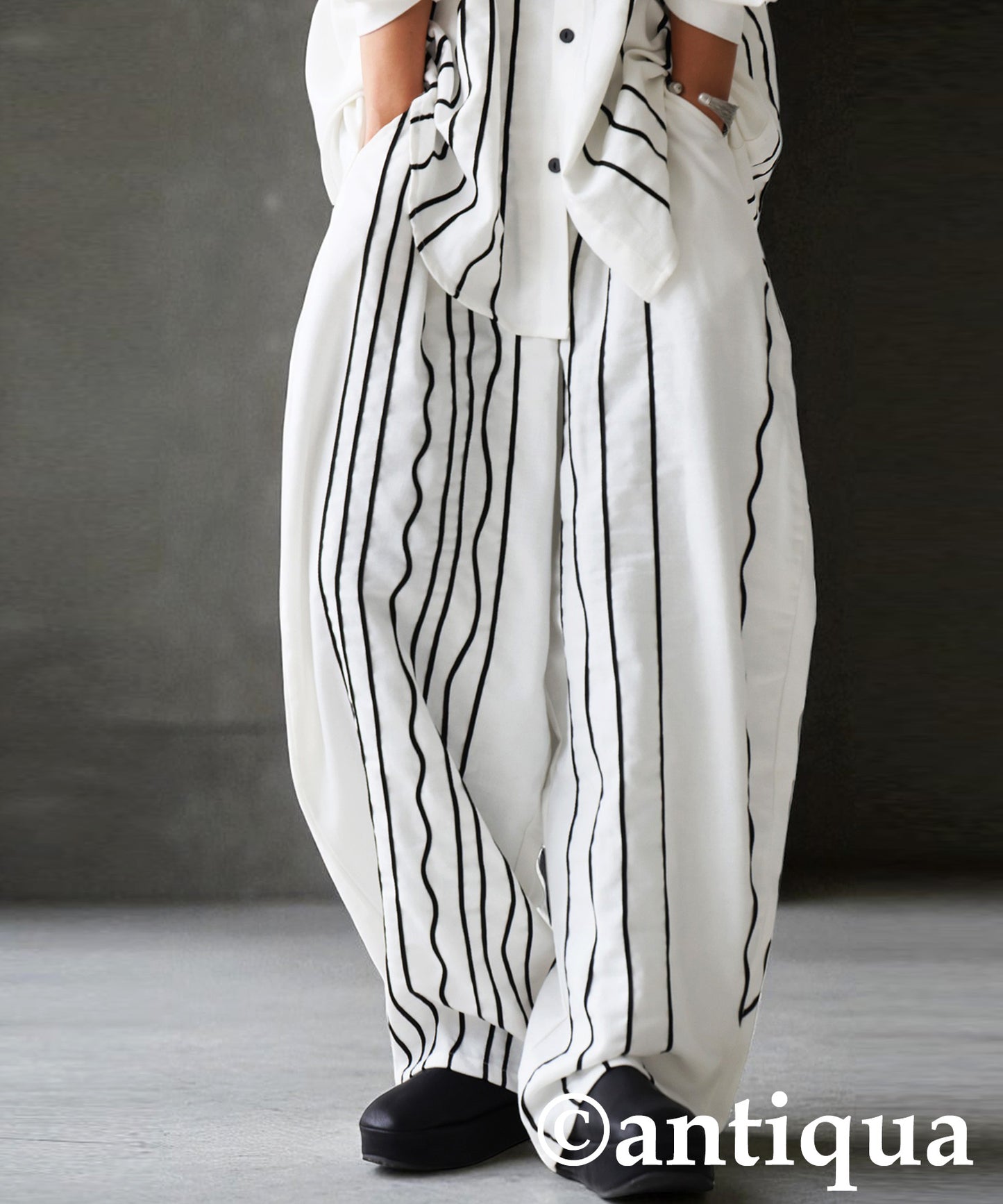 KYO Cord Embroidered Balloon Pants Ladies