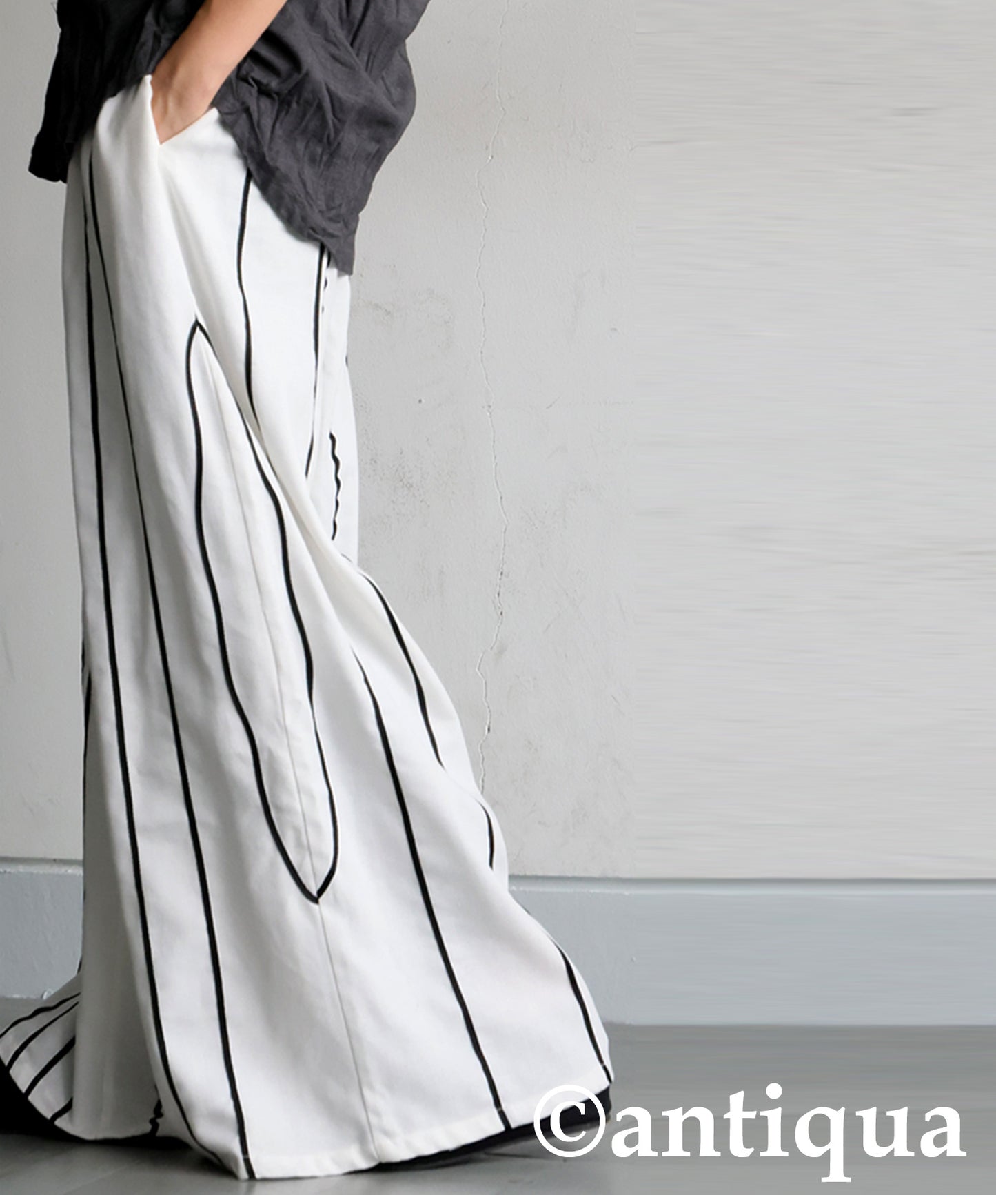 Embroidered Line Wide Pants Ladies