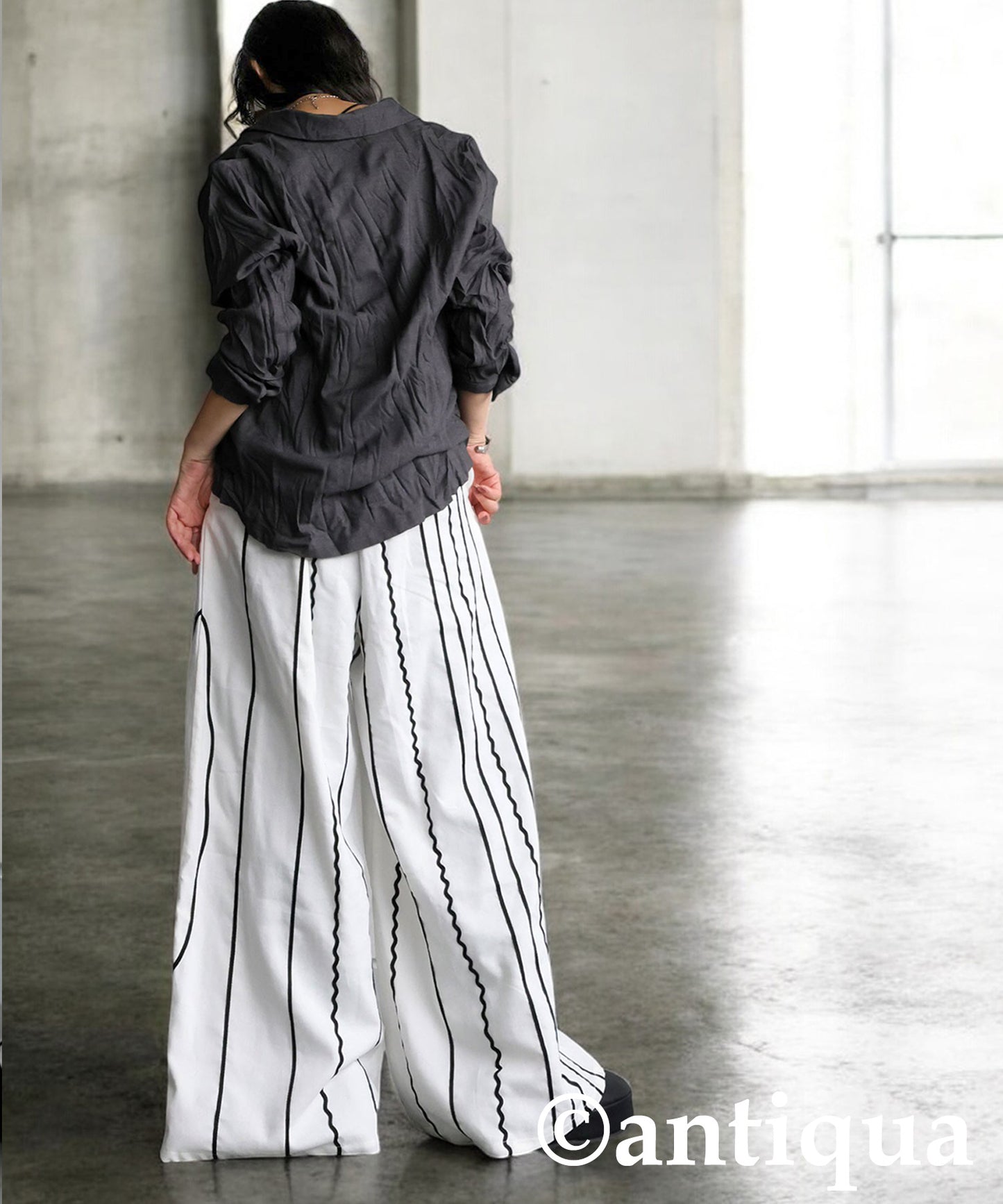 Embroidered Line Wide Pants Ladies