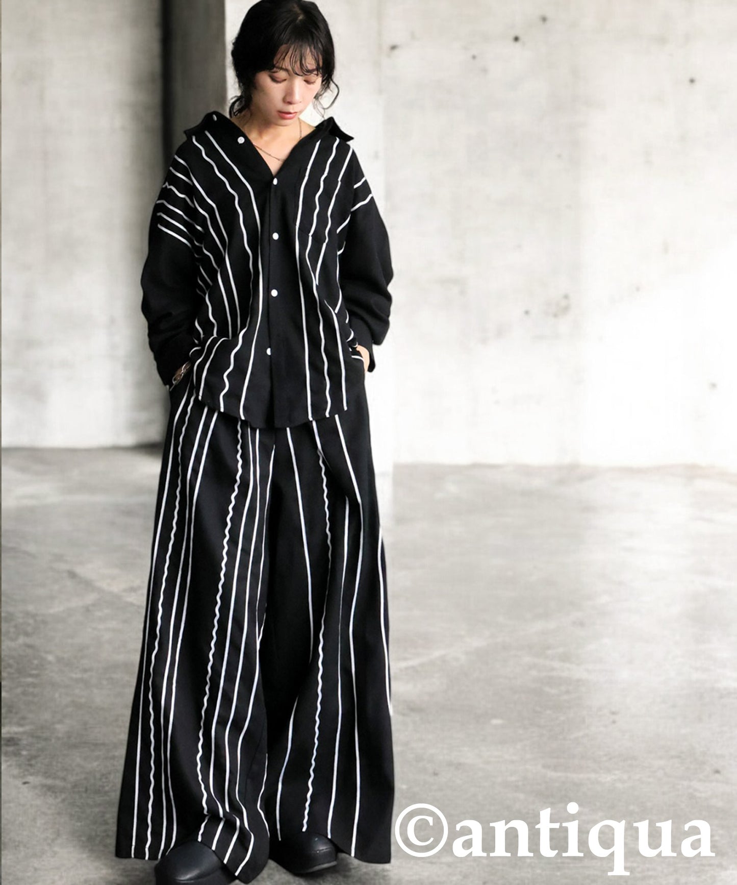 Embroidered Line Wide Pants Ladies