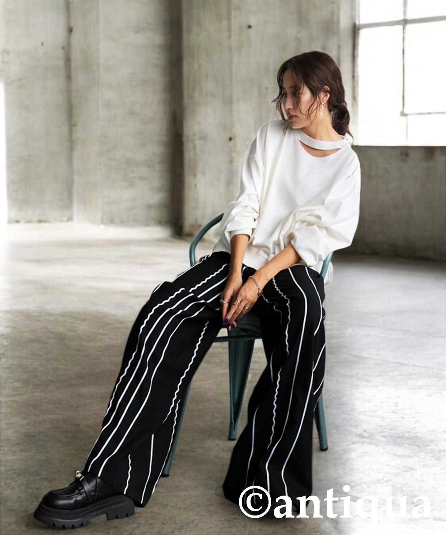 Embroidered Line Wide Pants Ladies
