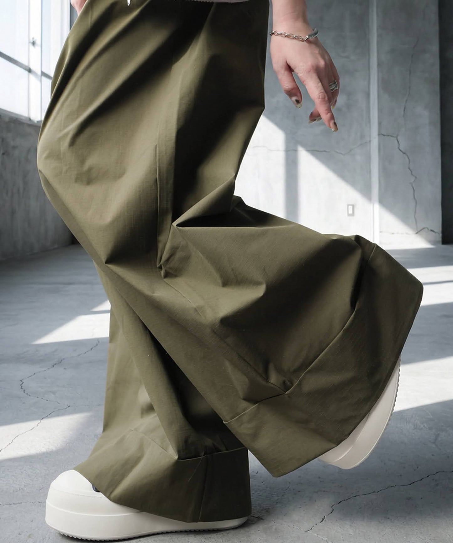 Tuck Wide Pants Ladies