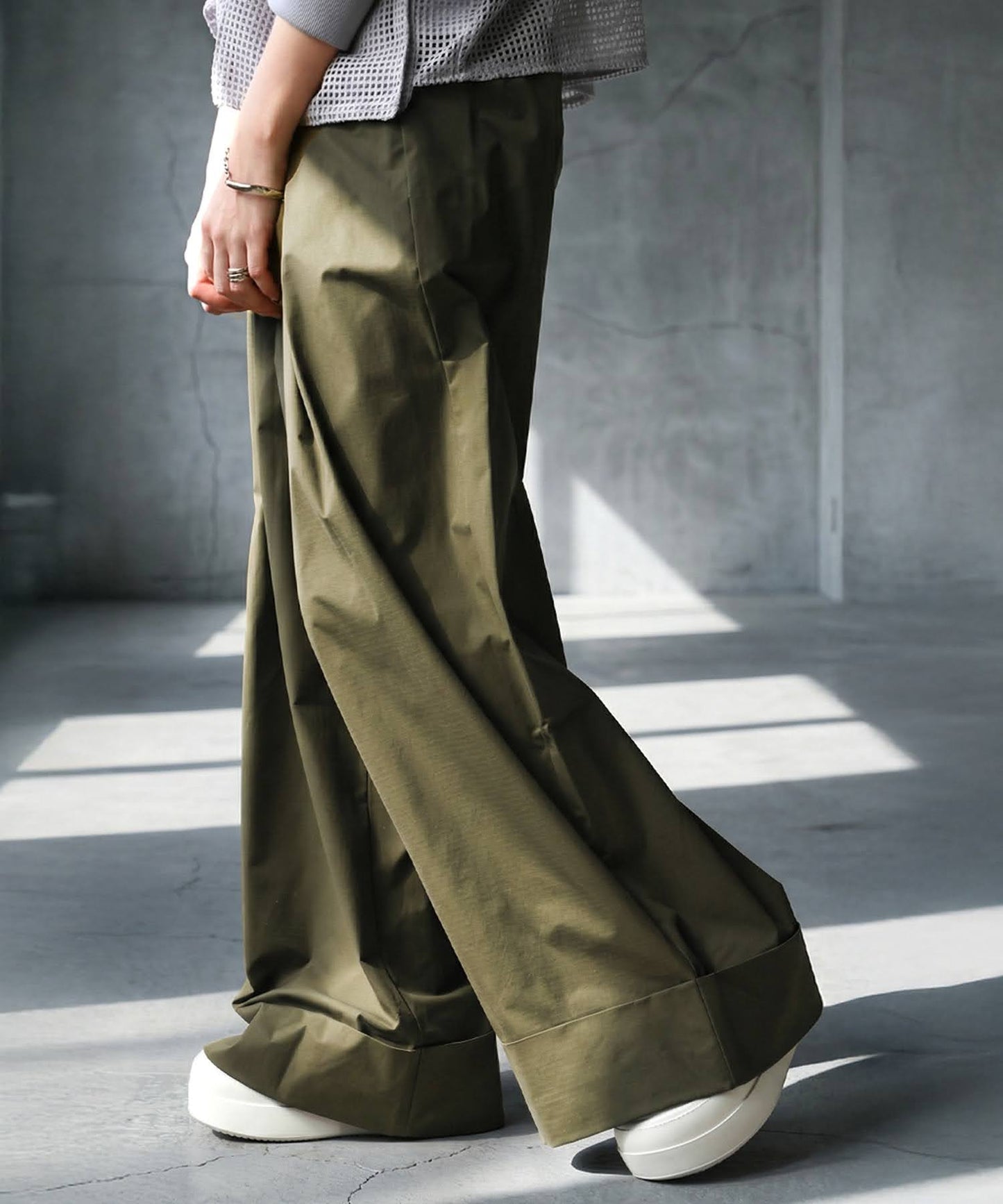 Tuck Wide Pants Ladies