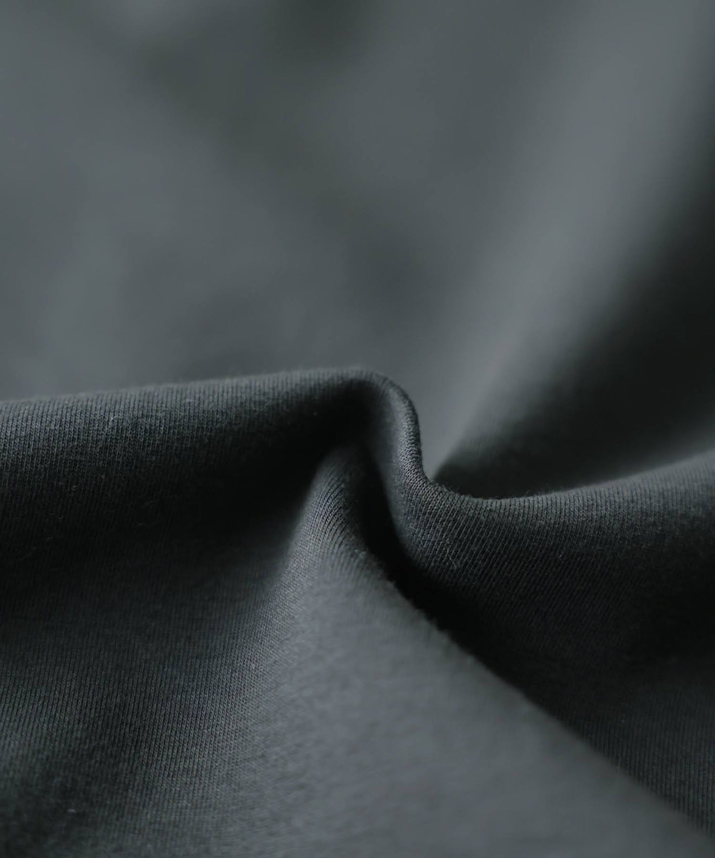 KYO Minimal Slit Neck Pullover Ladies