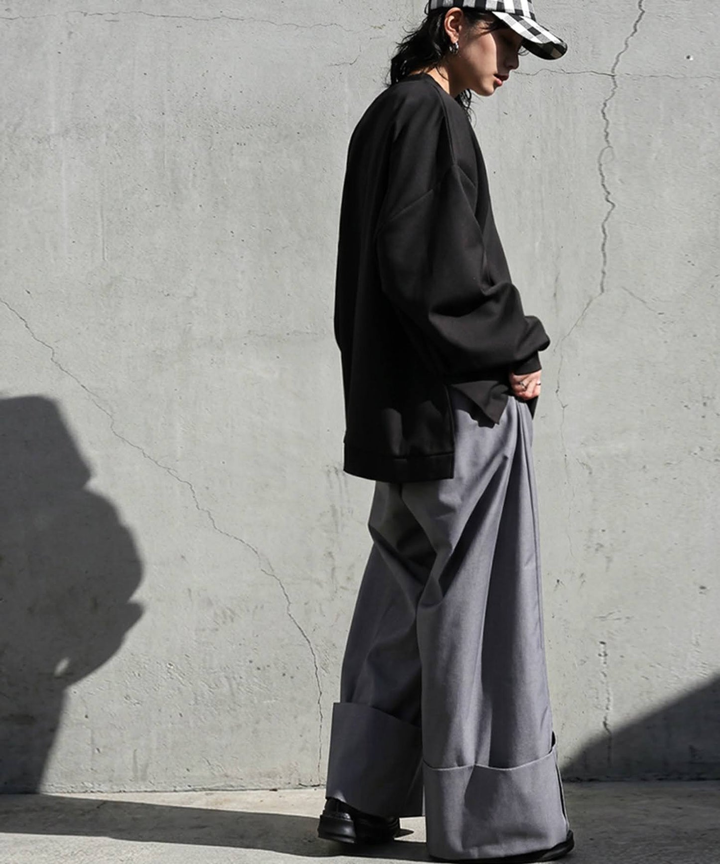 KYO Minimal Slit Neck Pullover Ladies