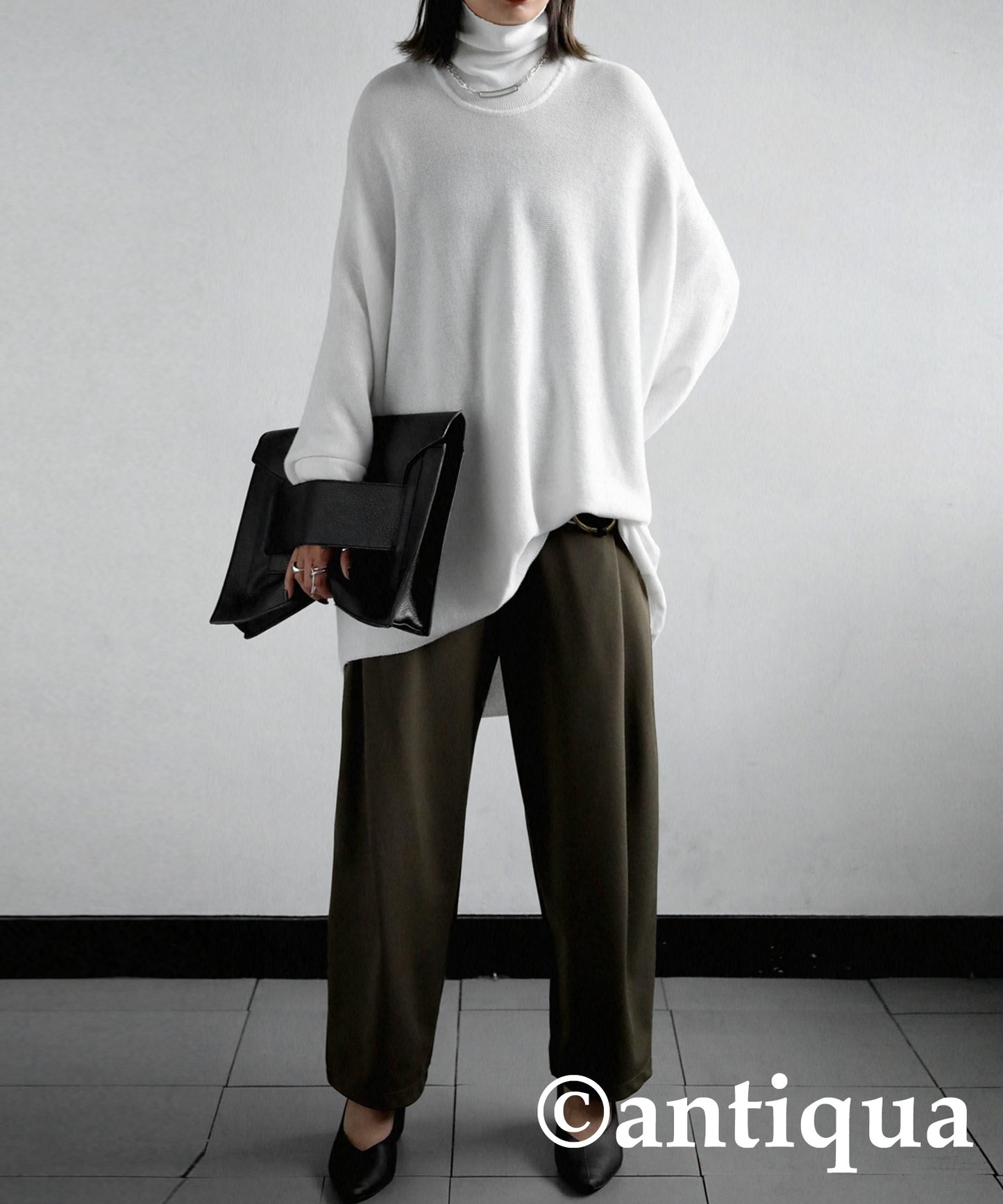 Ladies turtleneck sweater Cocoon shapes