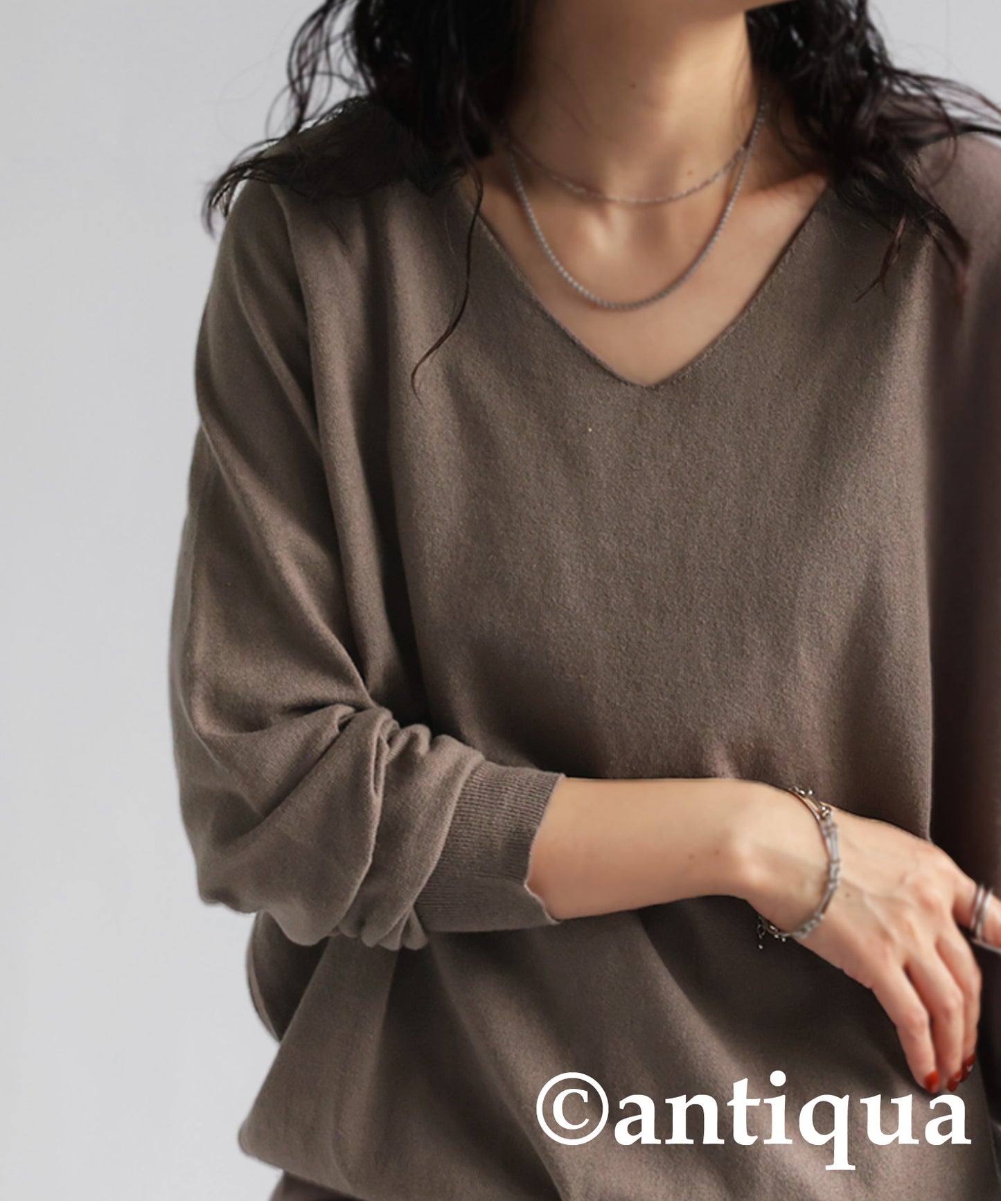 100%Cotton Jersey Stitch V-Neck Knit Ladies