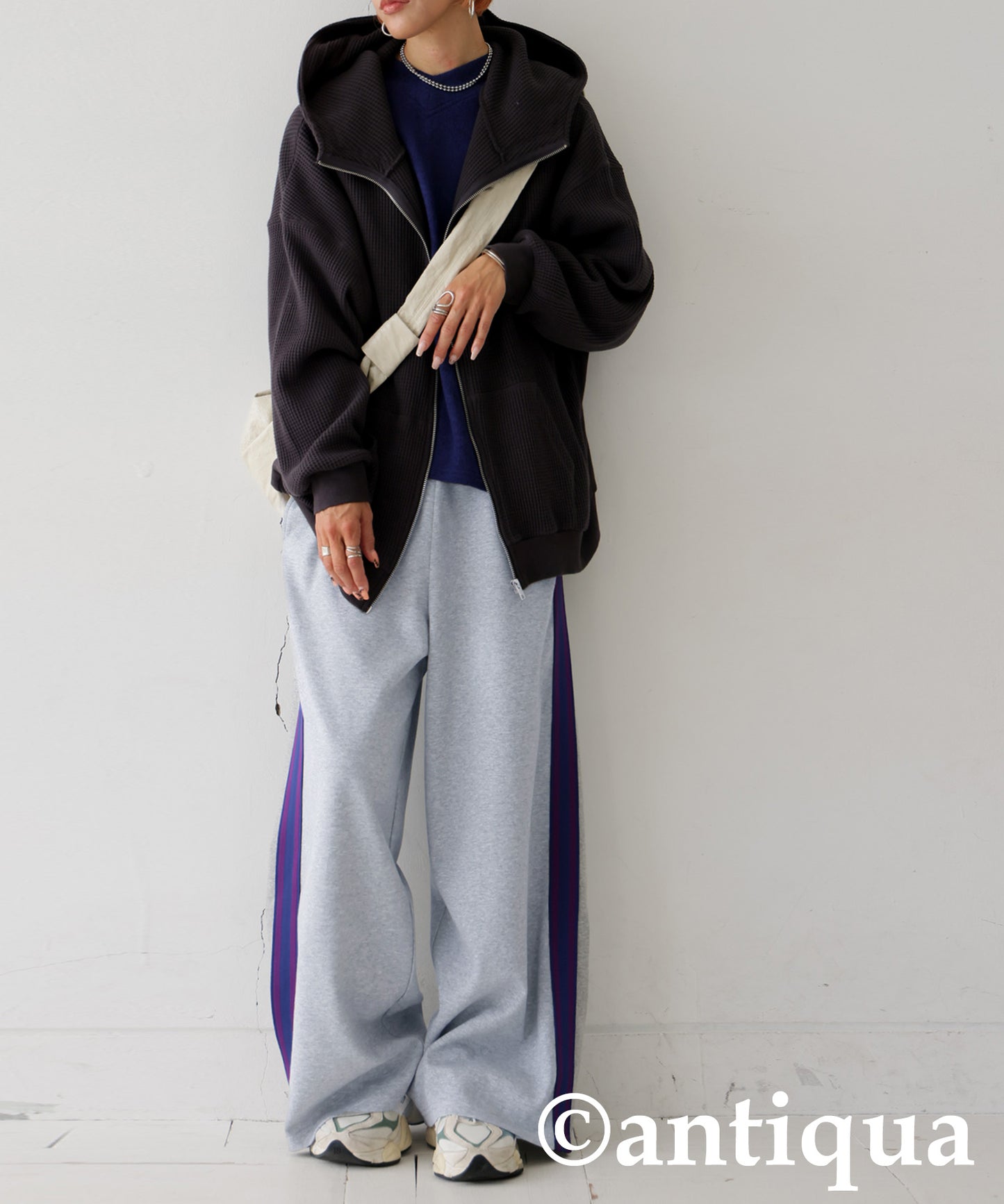 Color-Coordinated Line Pants Ladies