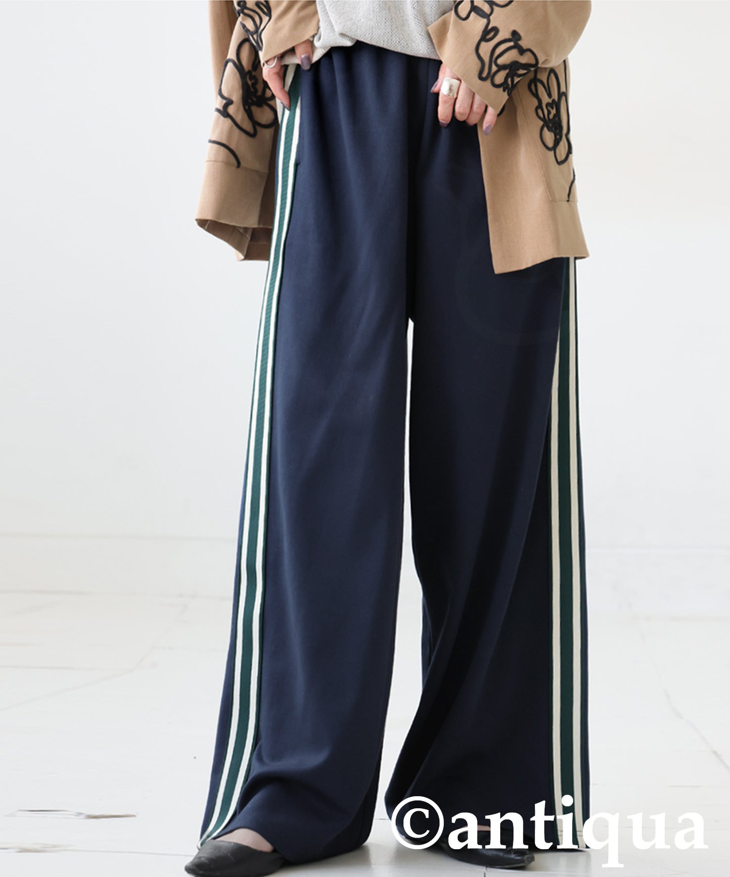 Color-Coordinated Line Pants Ladies