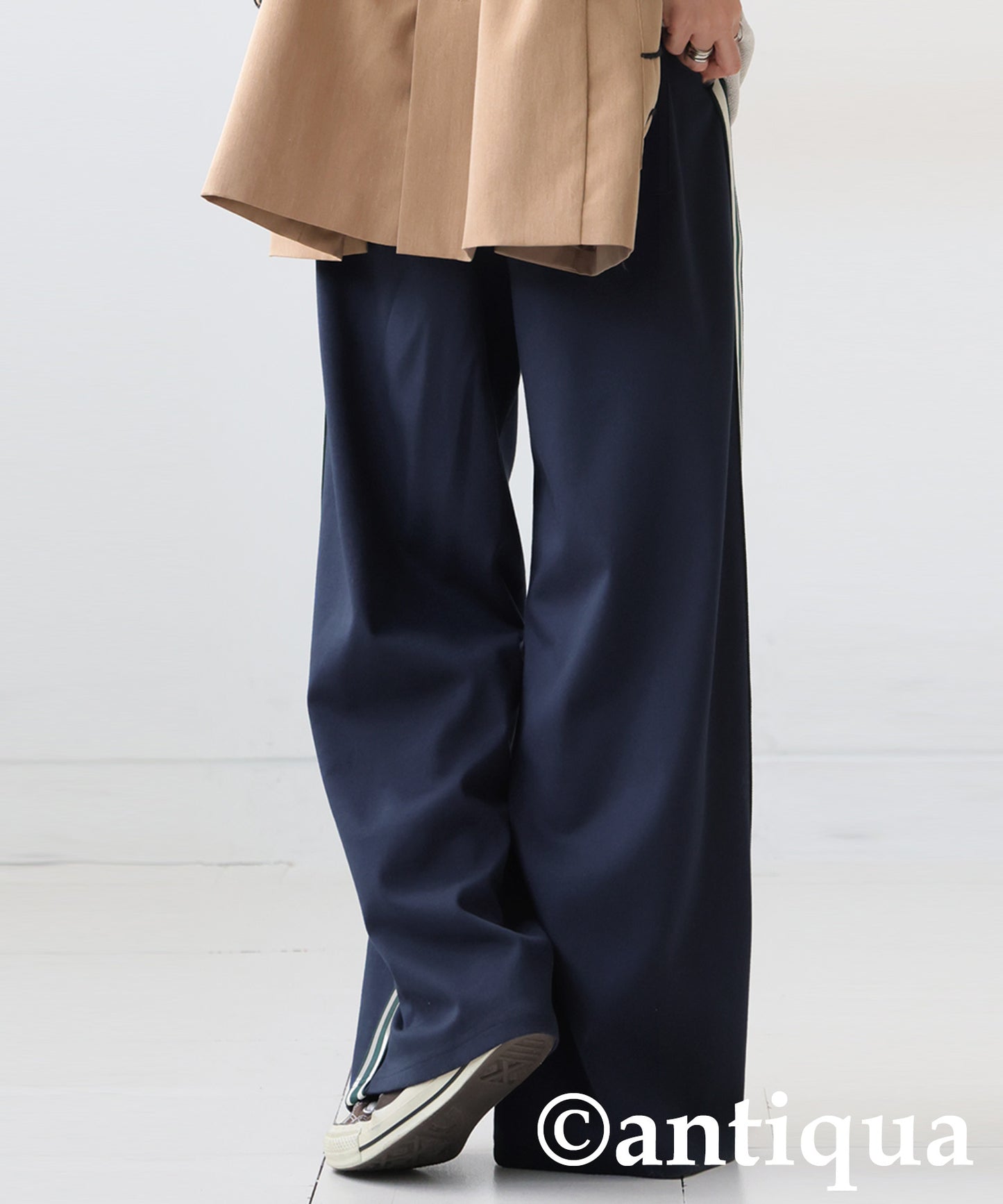 Color-Coordinated Line Pants Ladies