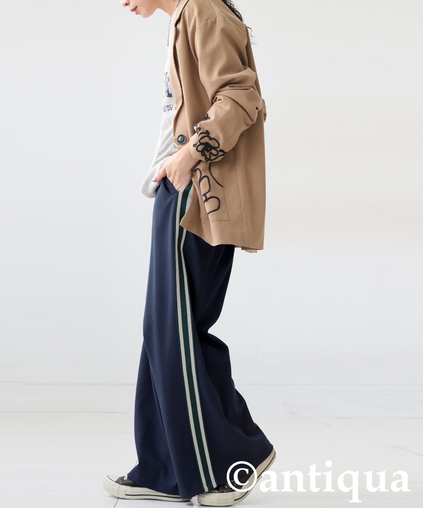 Color-Coordinated Line Pants Ladies