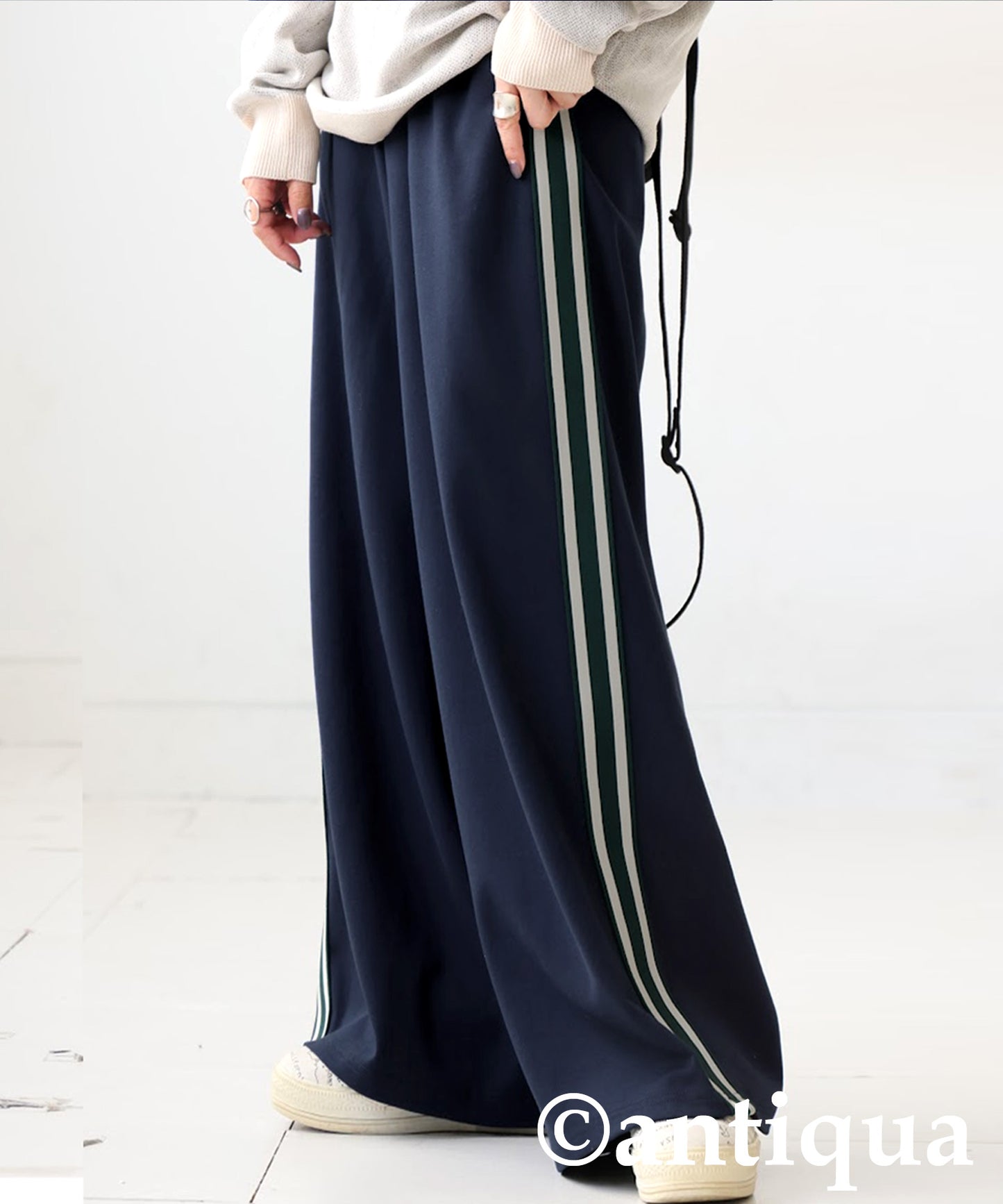 Color-Coordinated Line Pants Ladies