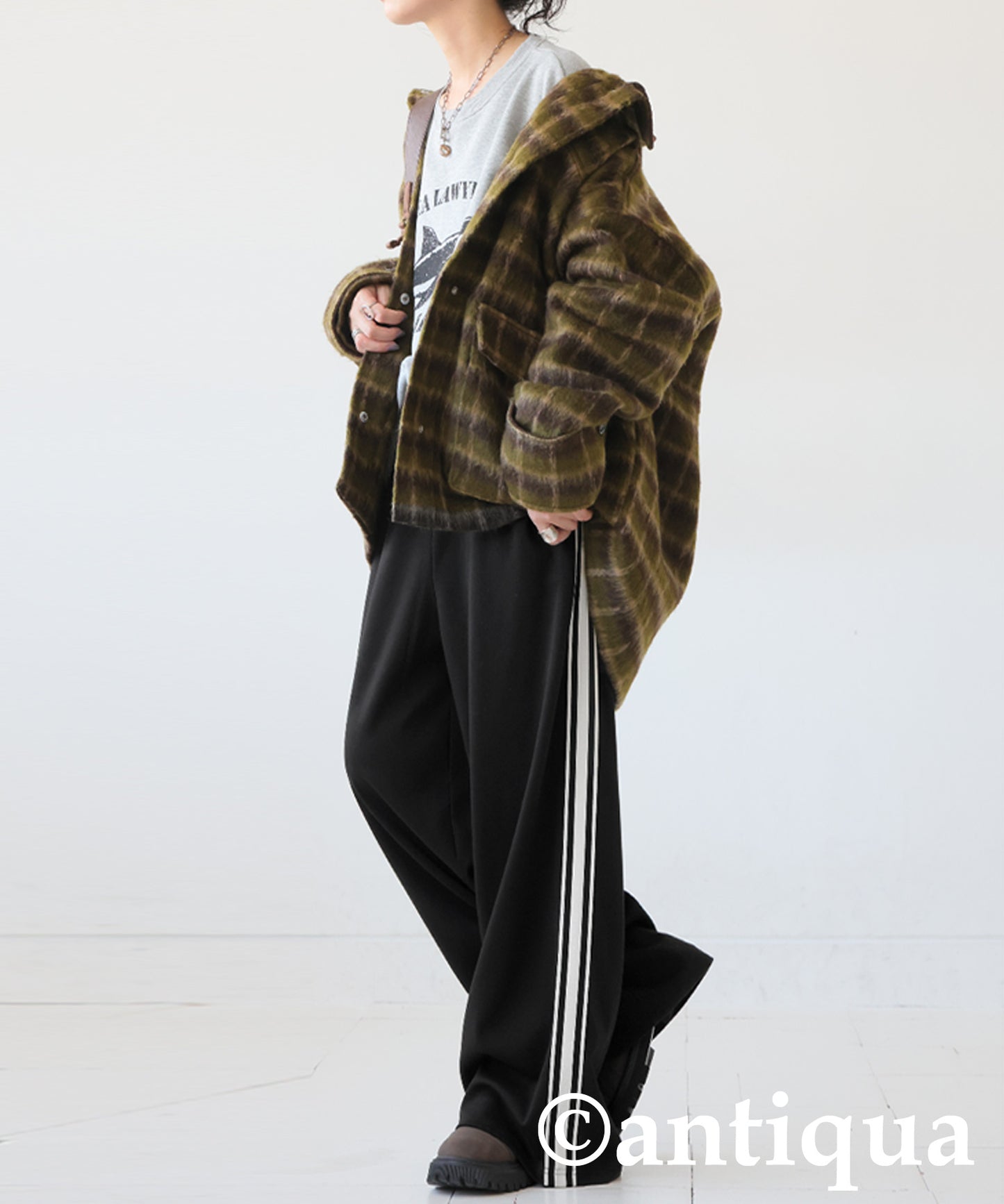 Color-Coordinated Line Pants Ladies