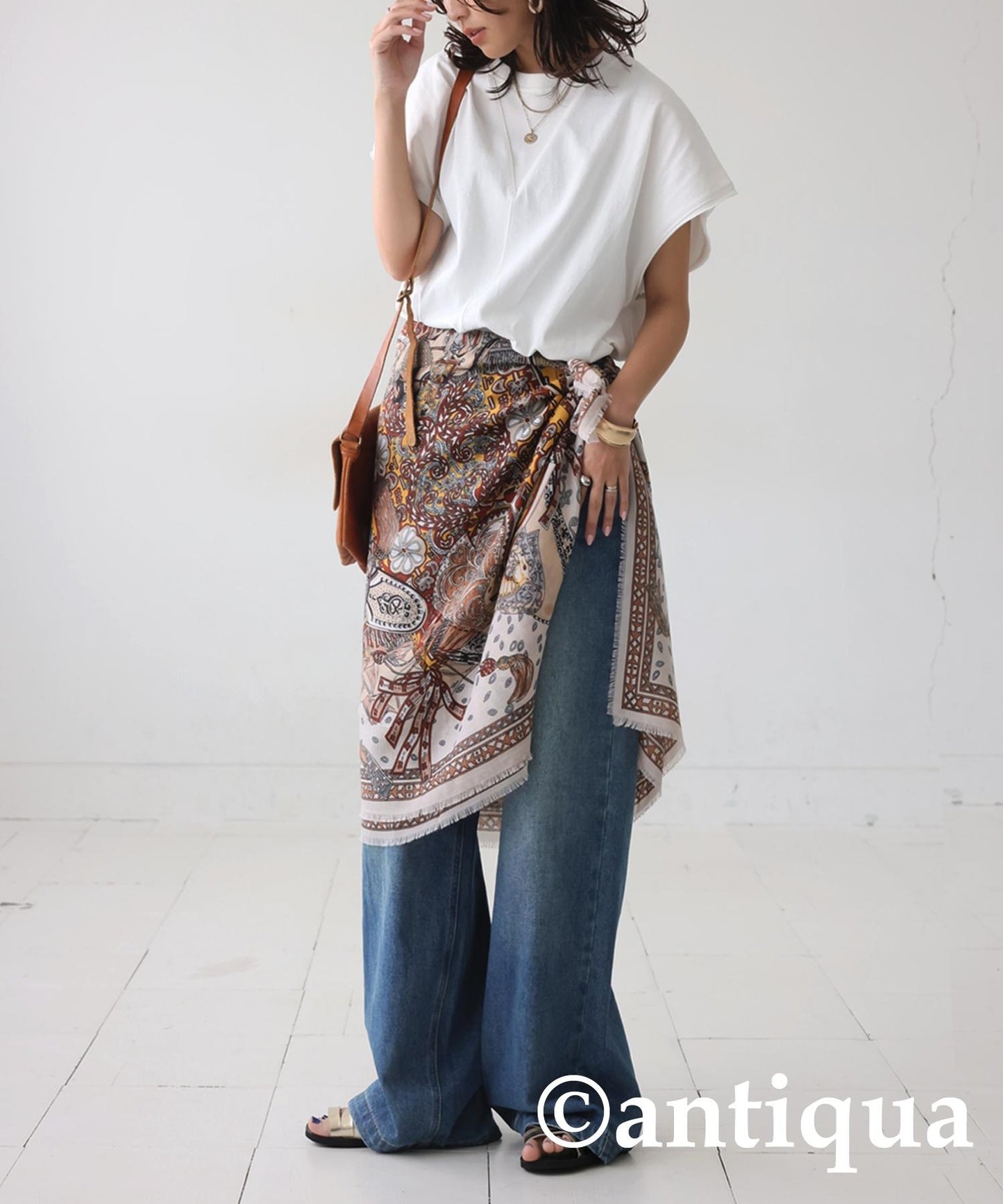 Ladies Gazette Cut-Out T-Shirt