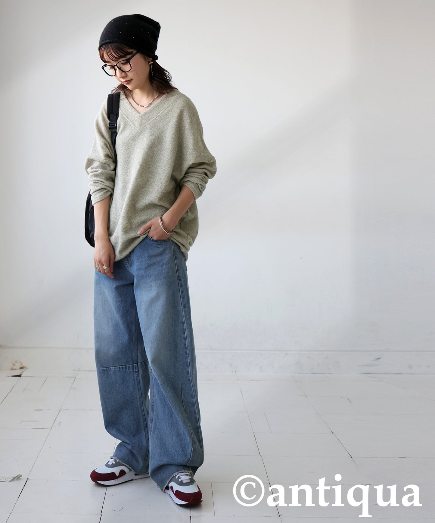 Beautiful V-Neck Knit Top Ladies