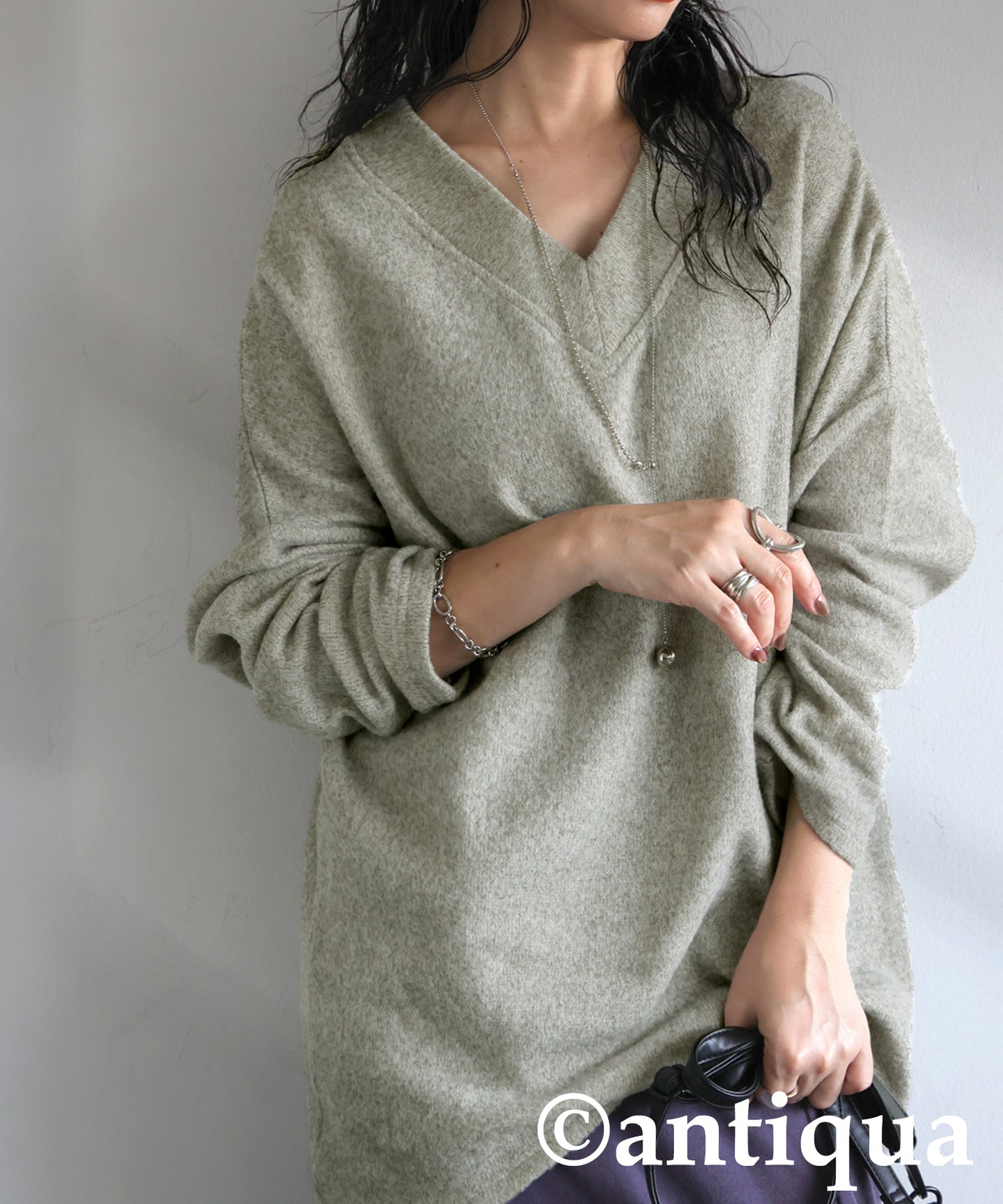 Beautiful V-Neck Knit Top Ladies