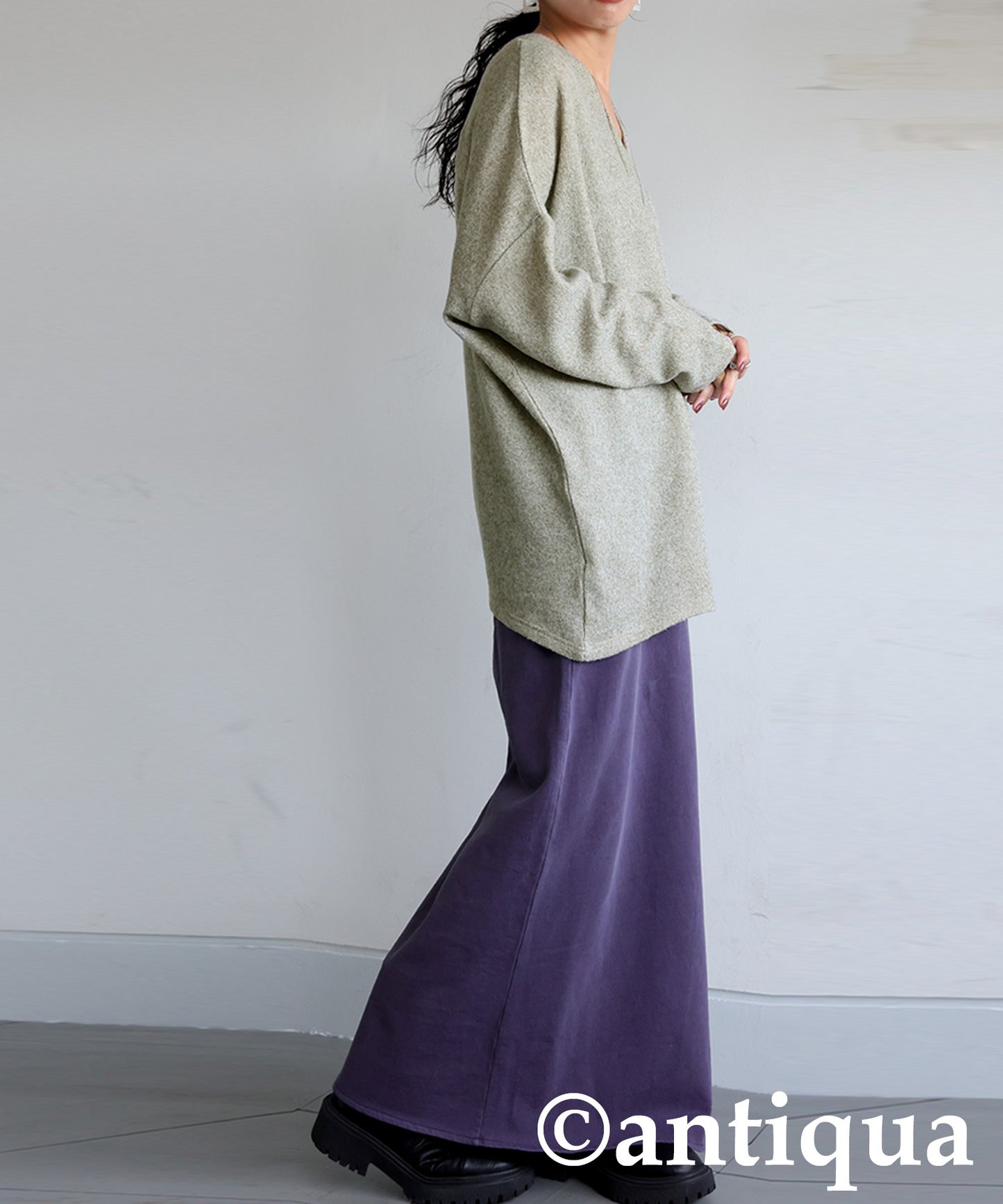 Beautiful V-Neck Knit Top Ladies