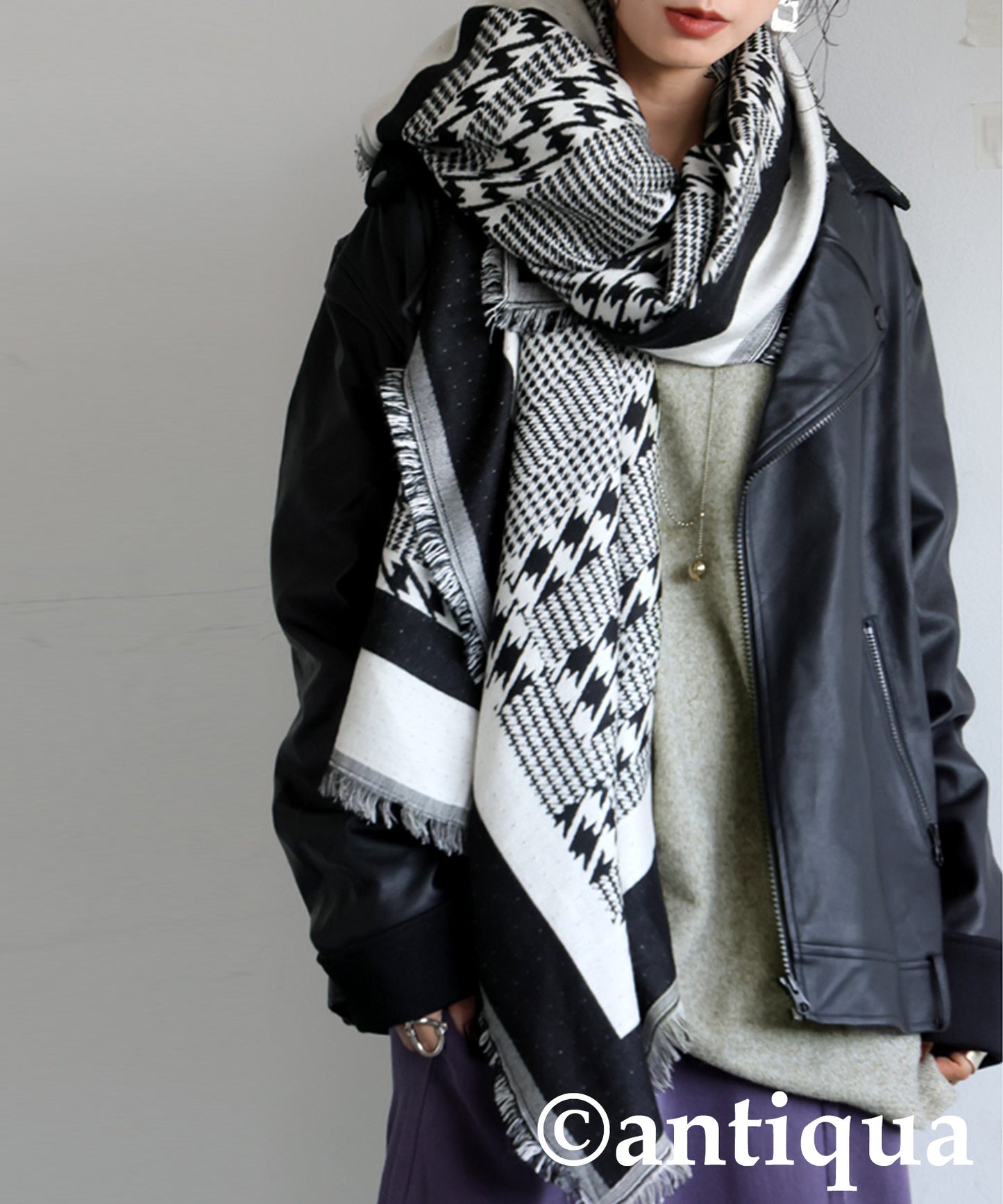 Beautiful V-Neck Knit Top Ladies