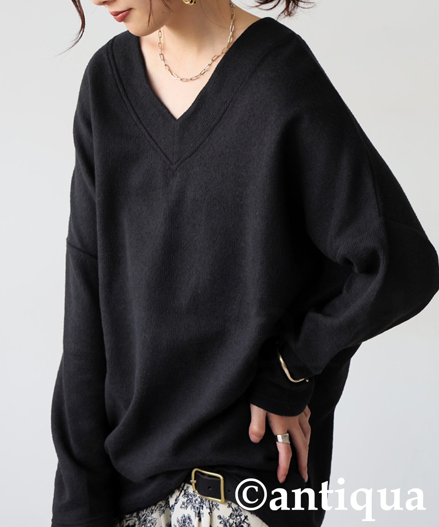 Beautiful V-Neck Knit Top Ladies