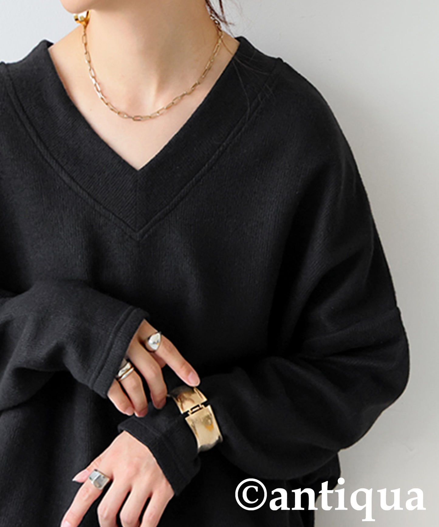 Beautiful V-Neck Knit Top Ladies